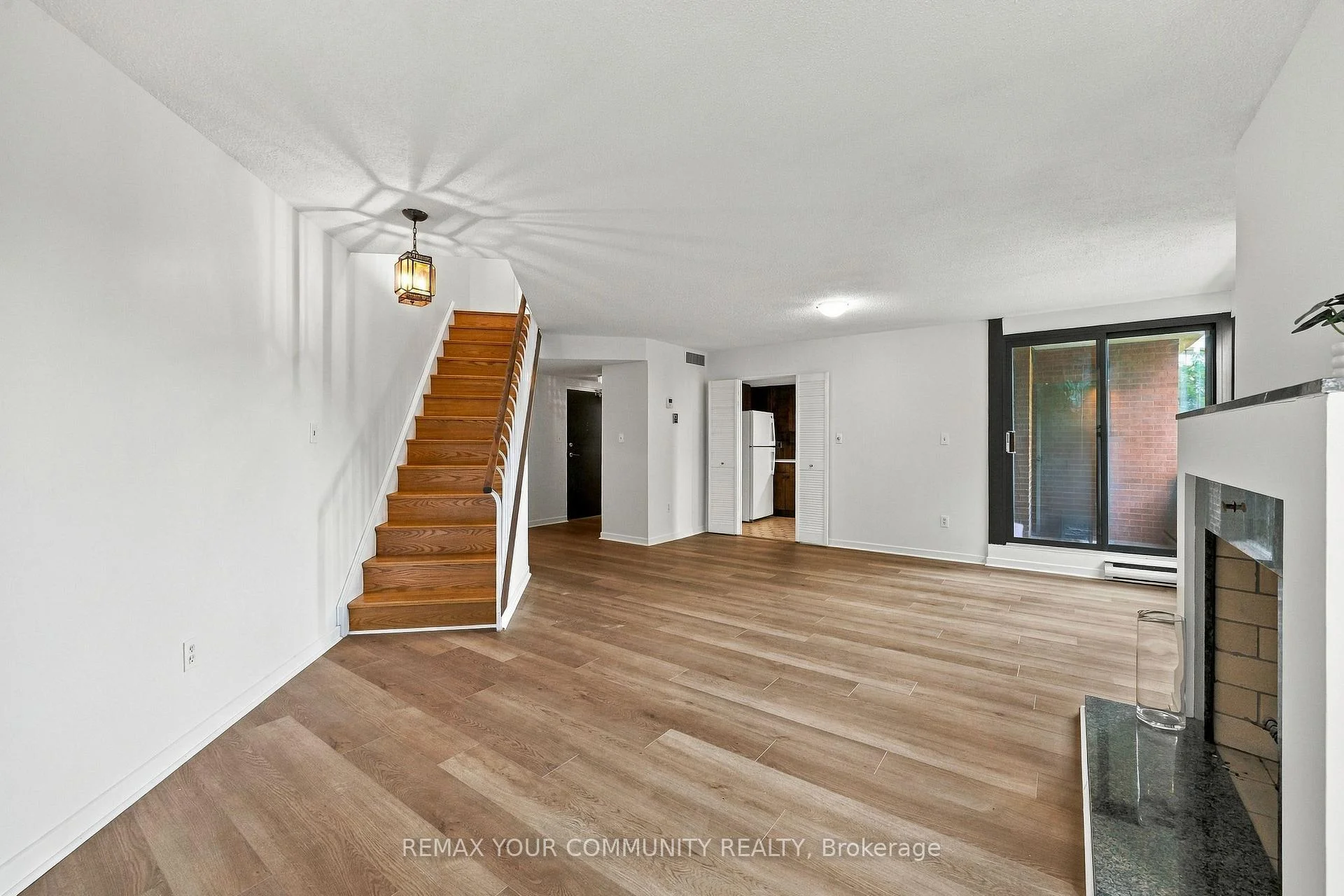 Photo 9 of Unit 410, 349 St Clair Avenue W, Toronto, Casa Loma — HOMEH