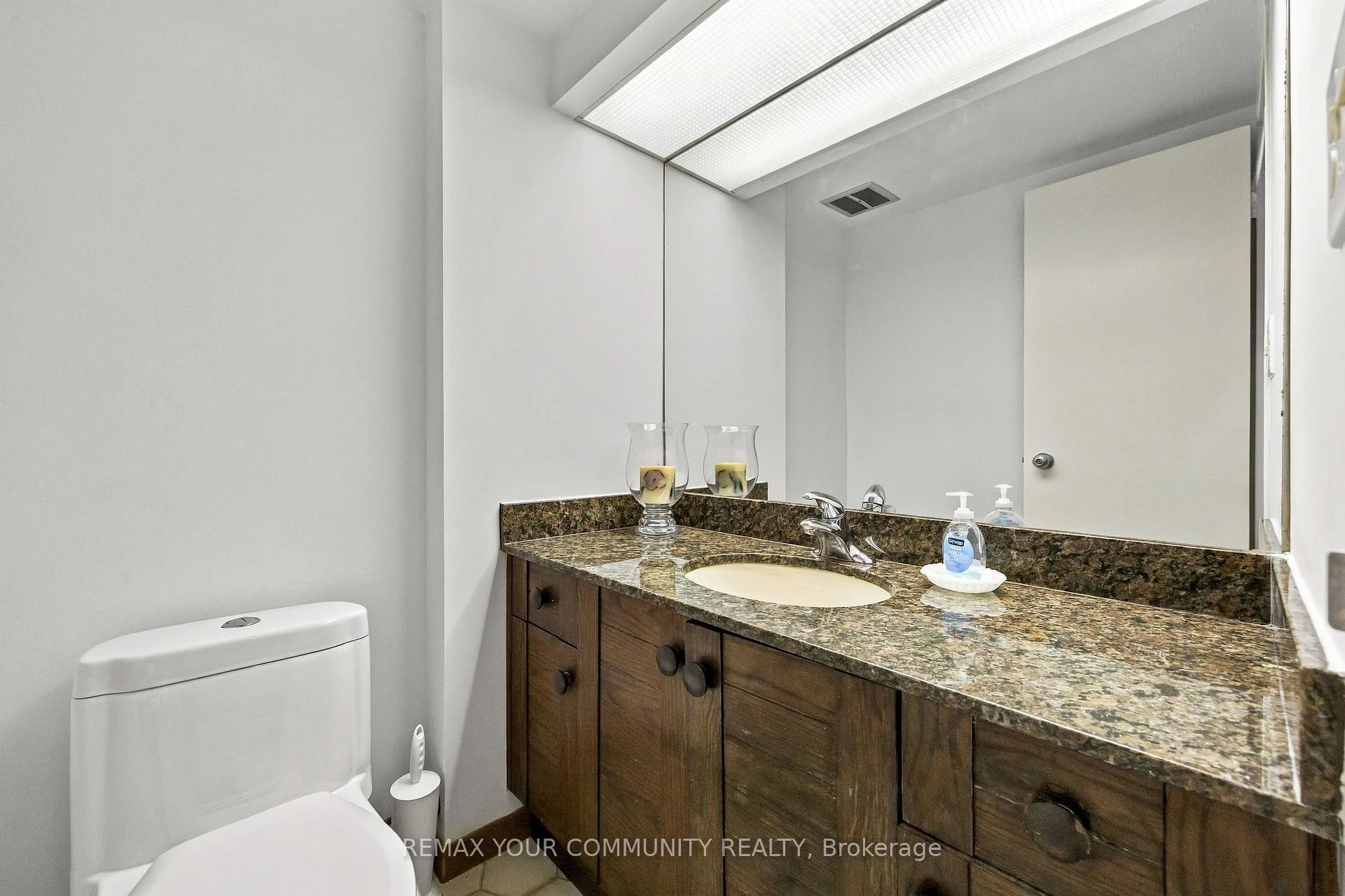 Photo 15 of Unit 410, 349 St Clair Avenue W, Toronto, Casa Loma — HOMEH