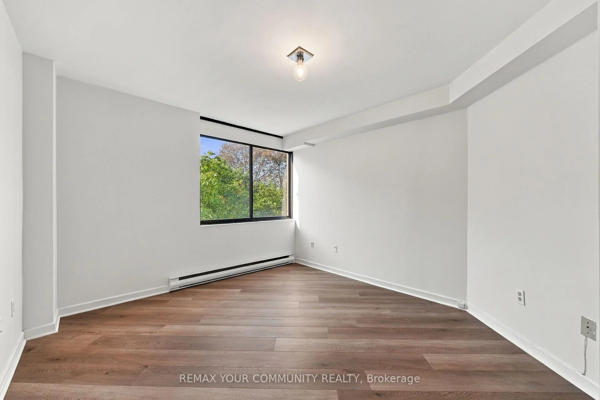 Photo 20 of Unit 410, 349 St Clair Avenue W, Toronto, Casa Loma — HOMEH