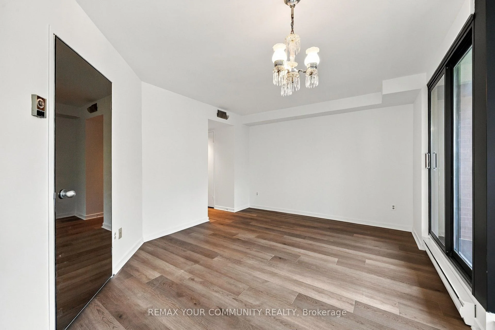 Photo 22 of Unit 410, 349 St Clair Avenue W, Toronto, Casa Loma — HOMEH