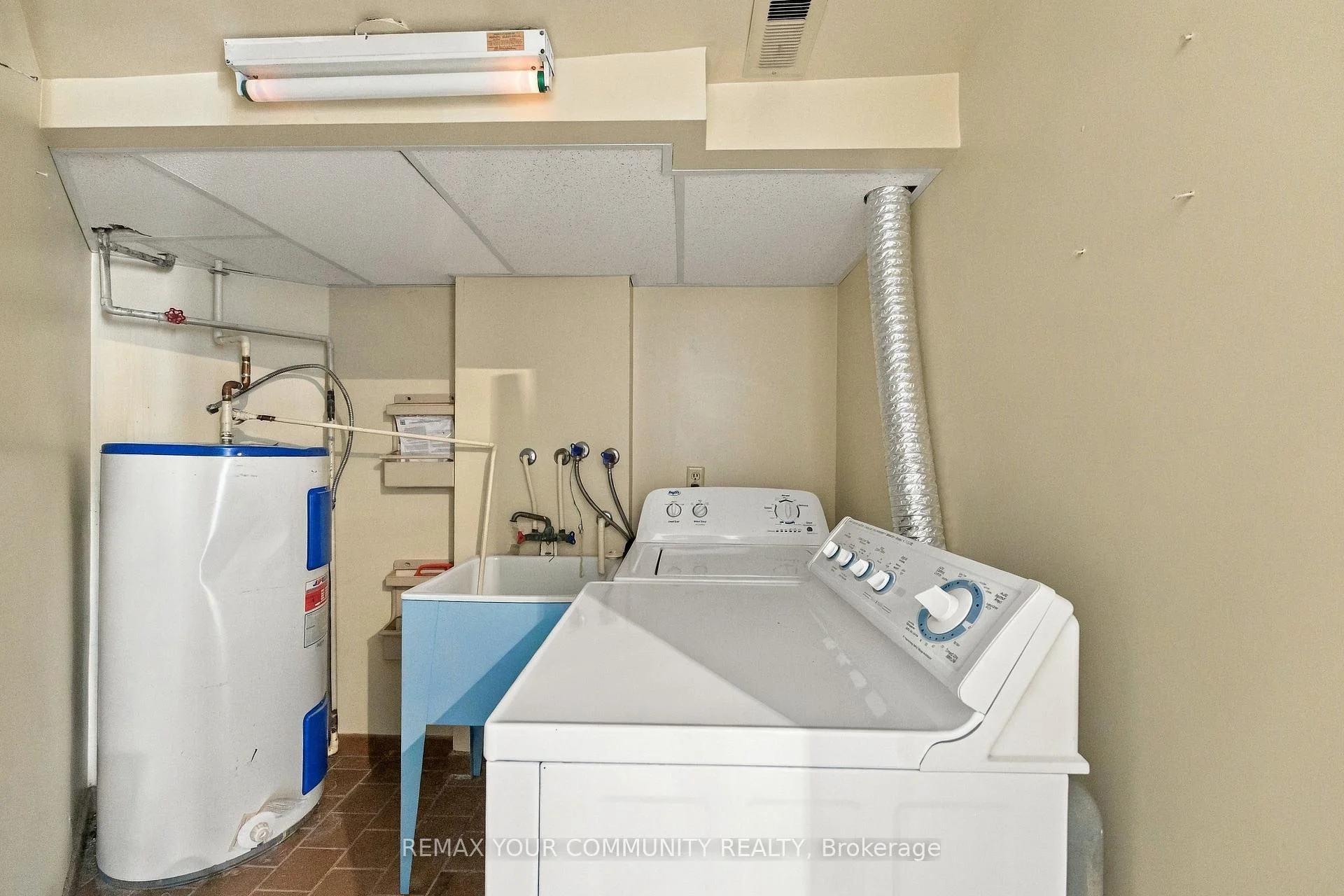 Photo 27 of Unit 410, 349 St Clair Avenue W, Toronto, Casa Loma — HOMEH