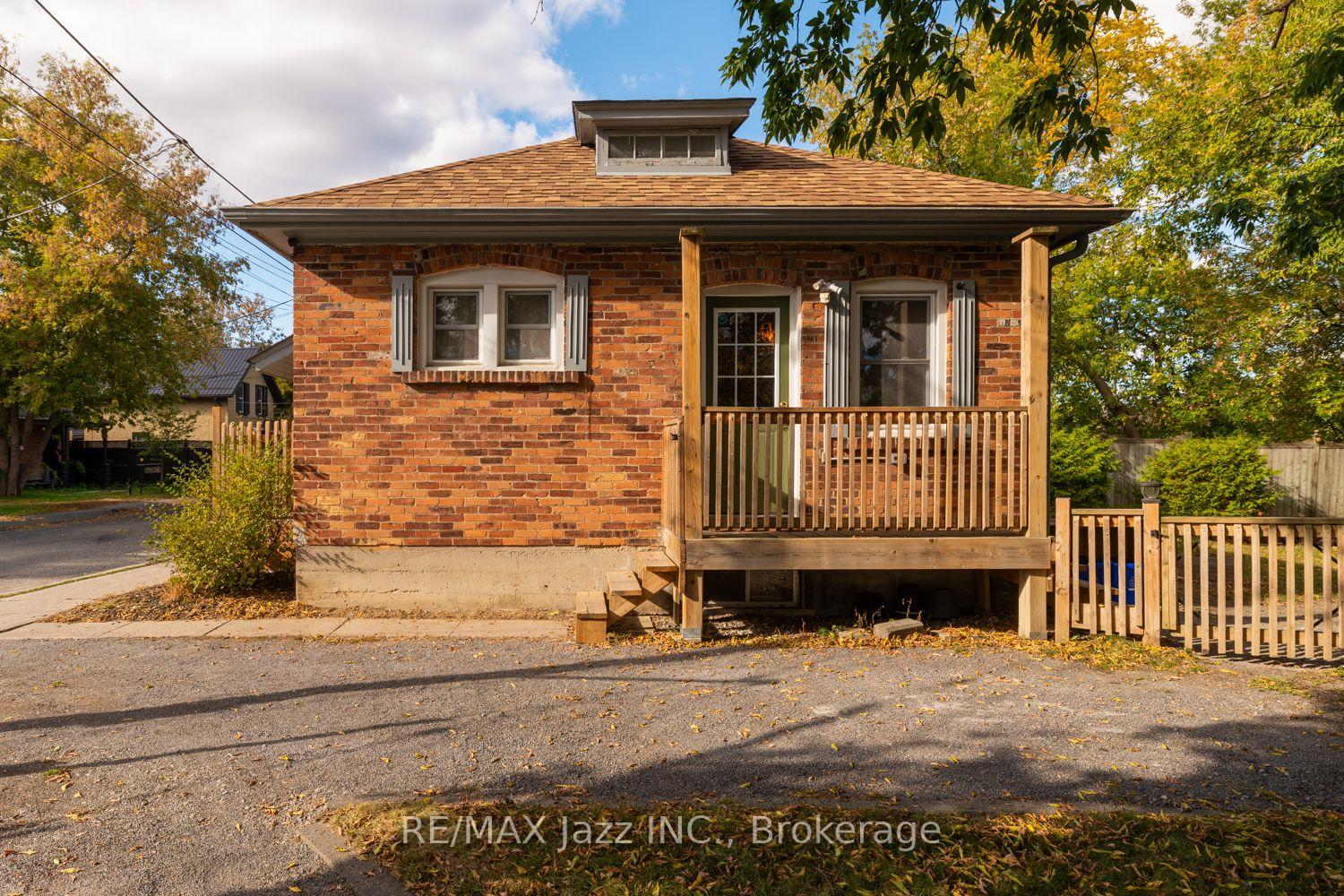 Photo 6 of 34 Jackson Avenue, Peterborough, Town Ward 3 — HOMEH
