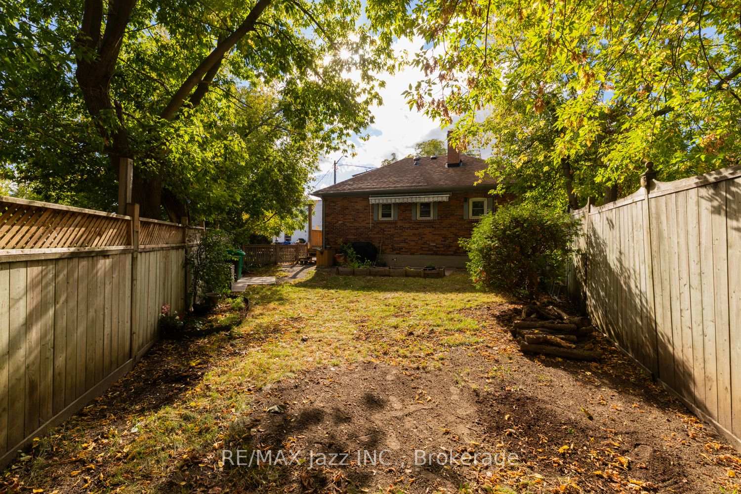 Photo 9 of 34 Jackson Avenue, Peterborough, Town Ward 3 — HOMEH