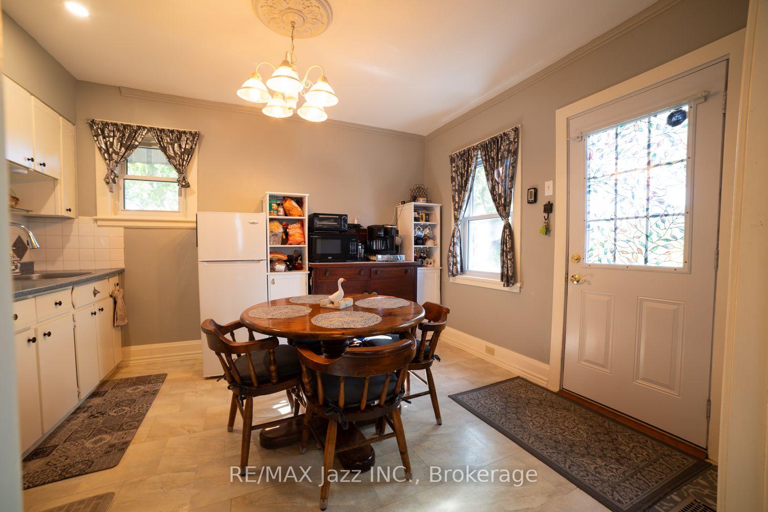 Photo 11 of 34 Jackson Avenue, Peterborough, Town Ward 3 — HOMEH