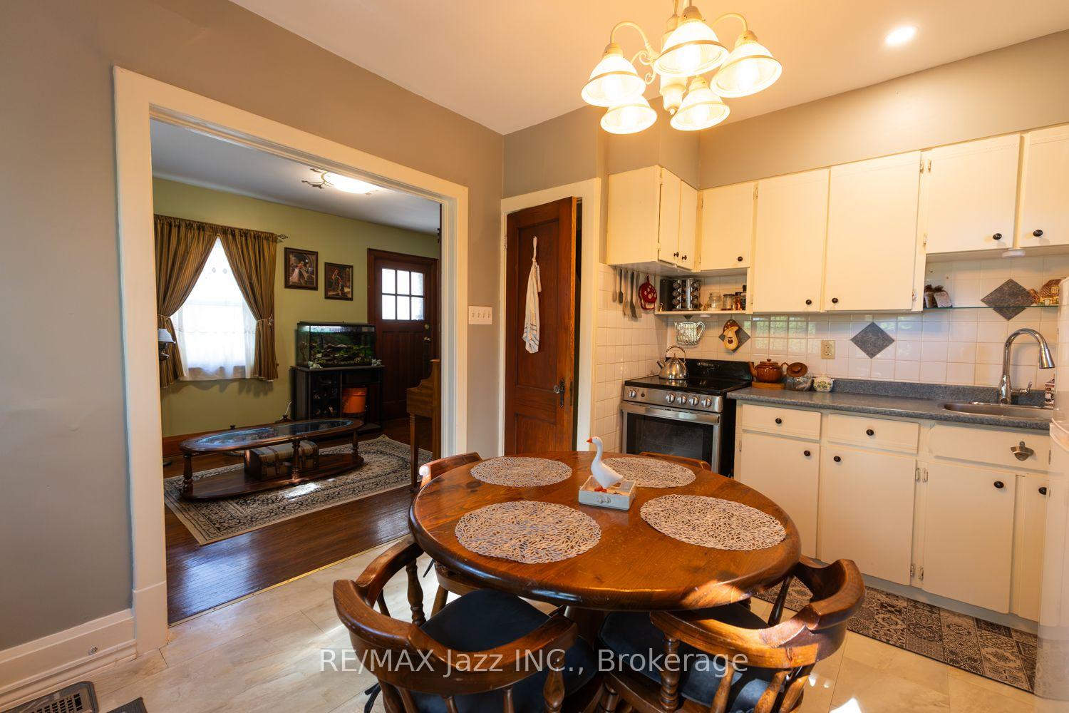 Photo 14 of 34 Jackson Avenue, Peterborough, Town Ward 3 — HOMEH