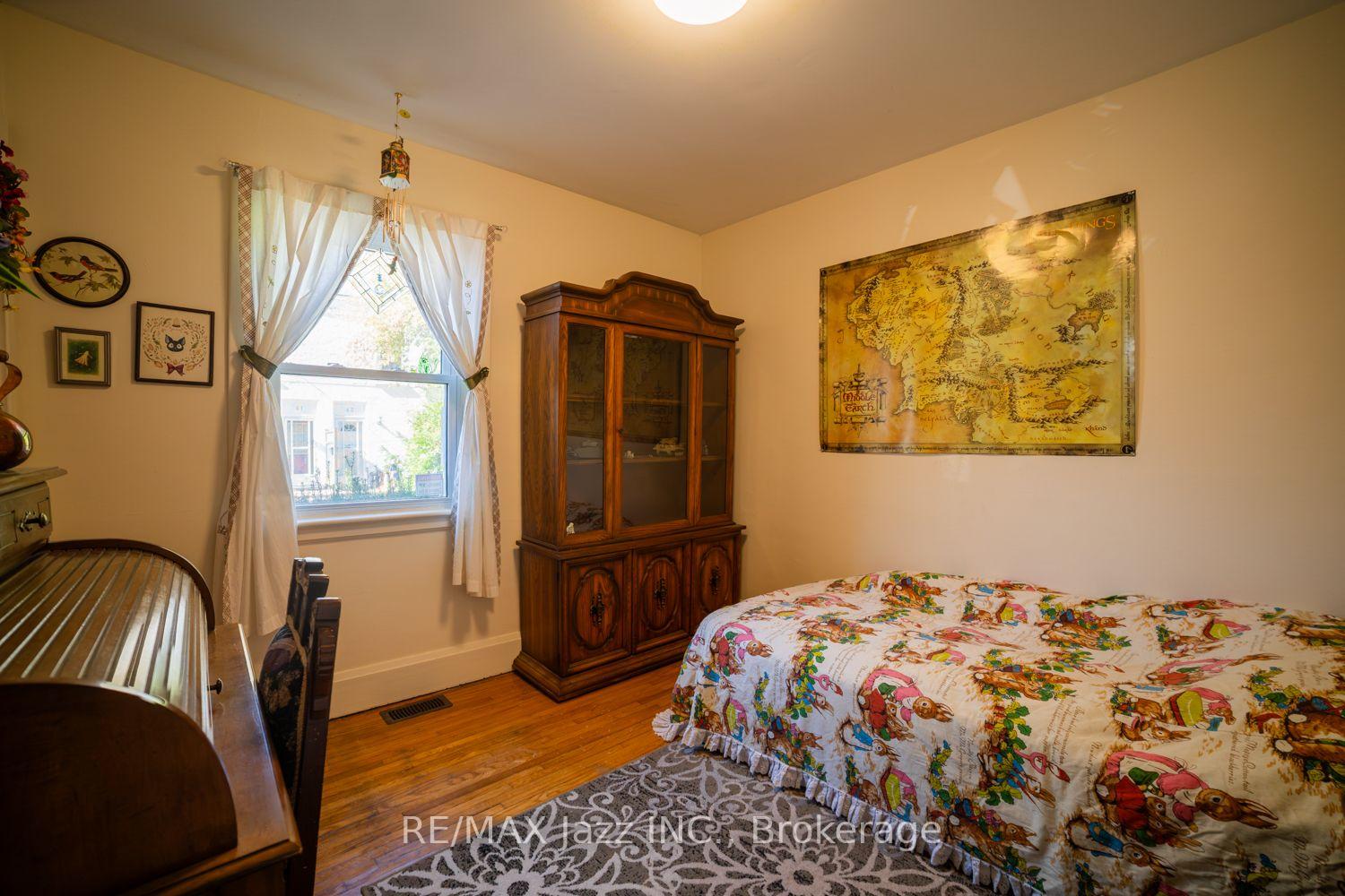 Photo 20 of 34 Jackson Avenue, Peterborough, Town Ward 3 — HOMEH