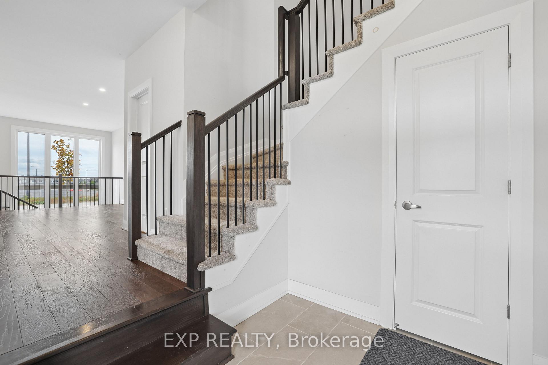Photo 4 of 734 Ploughman Place, Ottawa, Stittsville (South) — HOMEH