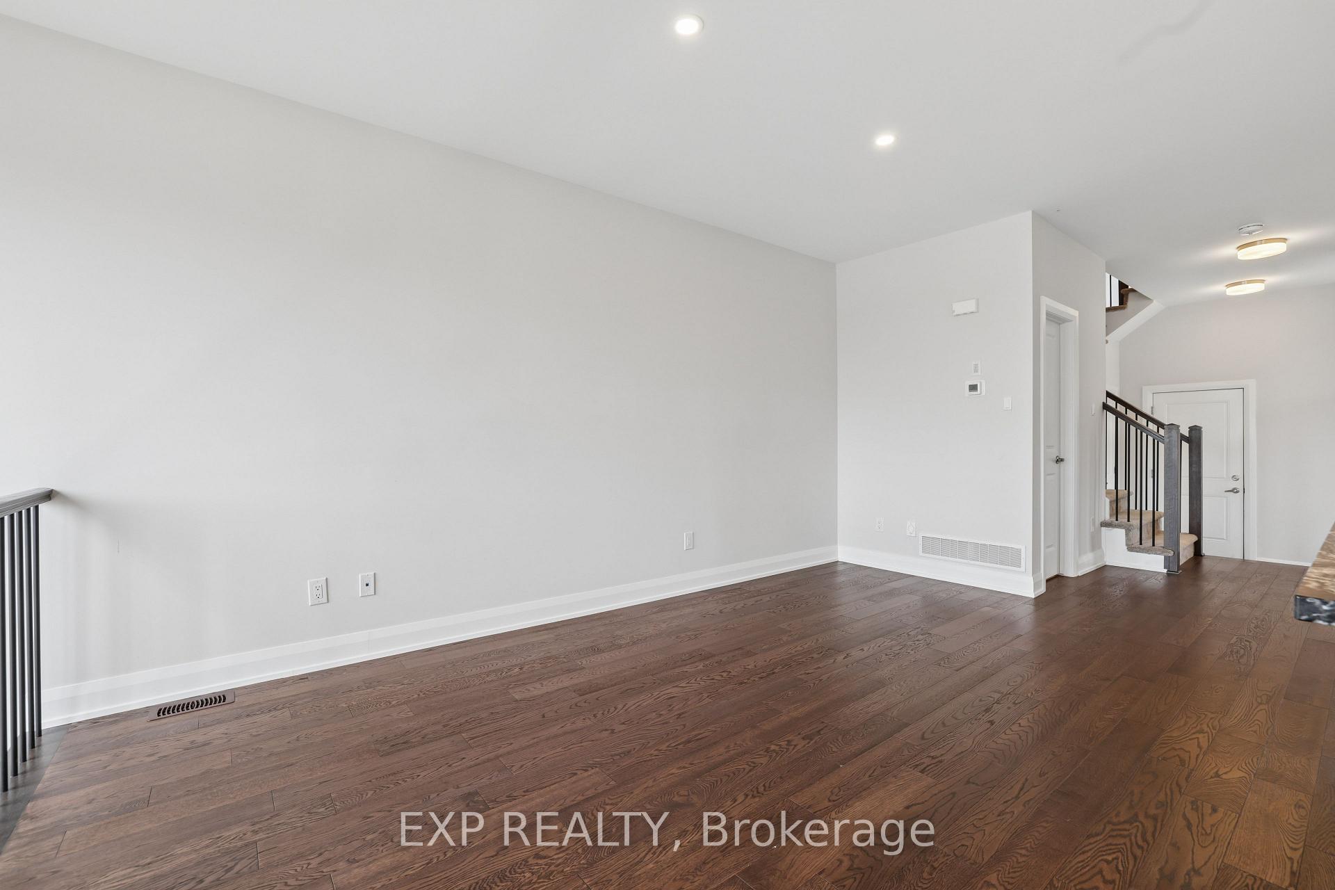 Photo 10 of 734 Ploughman Place, Ottawa, Stittsville (South) — HOMEH