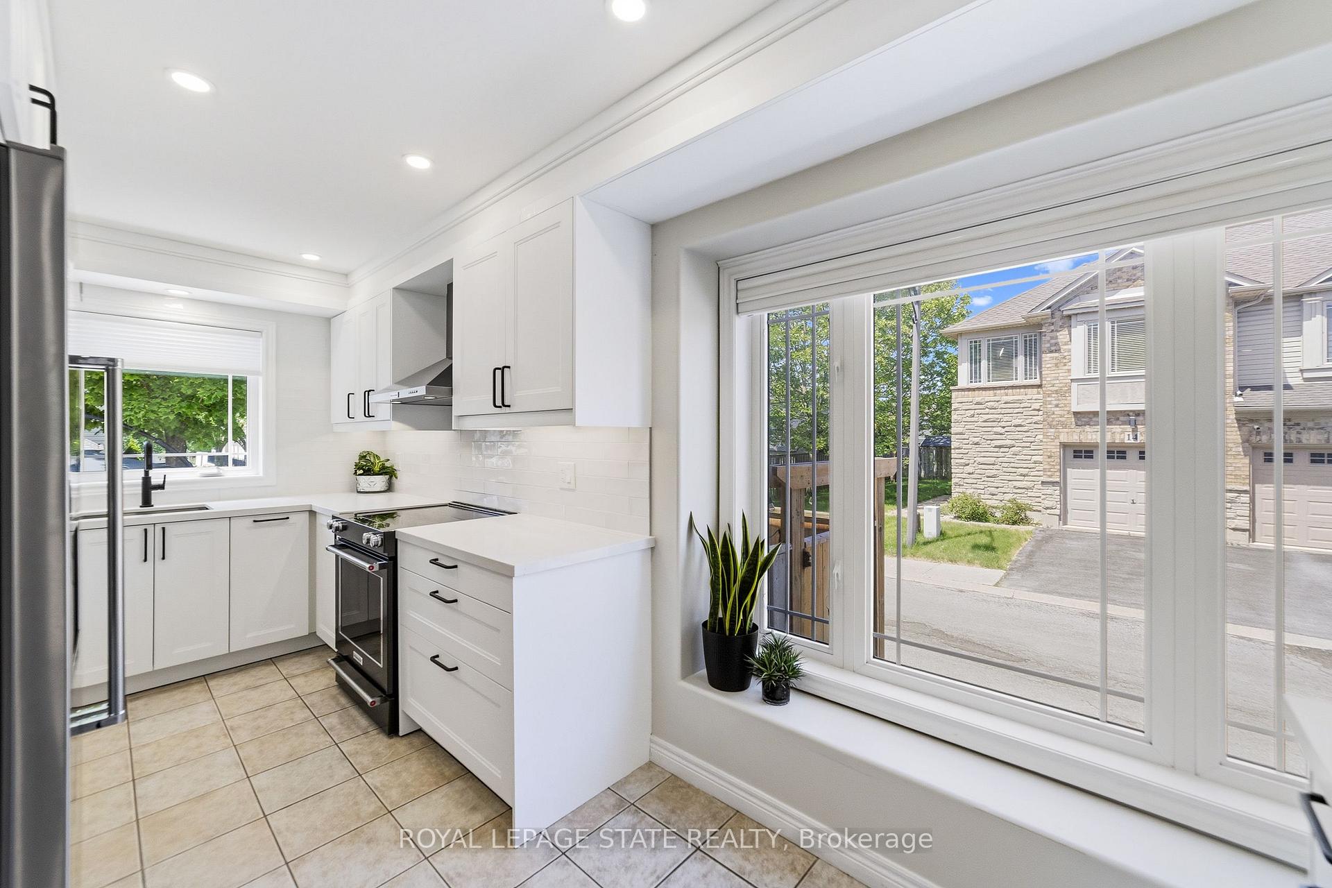 Photo 11 of Unit 13, 242 Upper Mount Albion Road, Hamilton, Stoney Creek Mountain — HOMEH