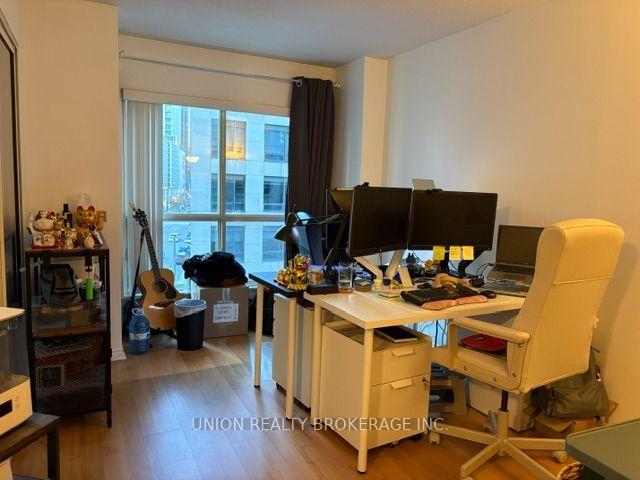 Photo 5 of Unit 411, 25 The Esplanade, Toronto, Waterfront Communities — HOMEH
