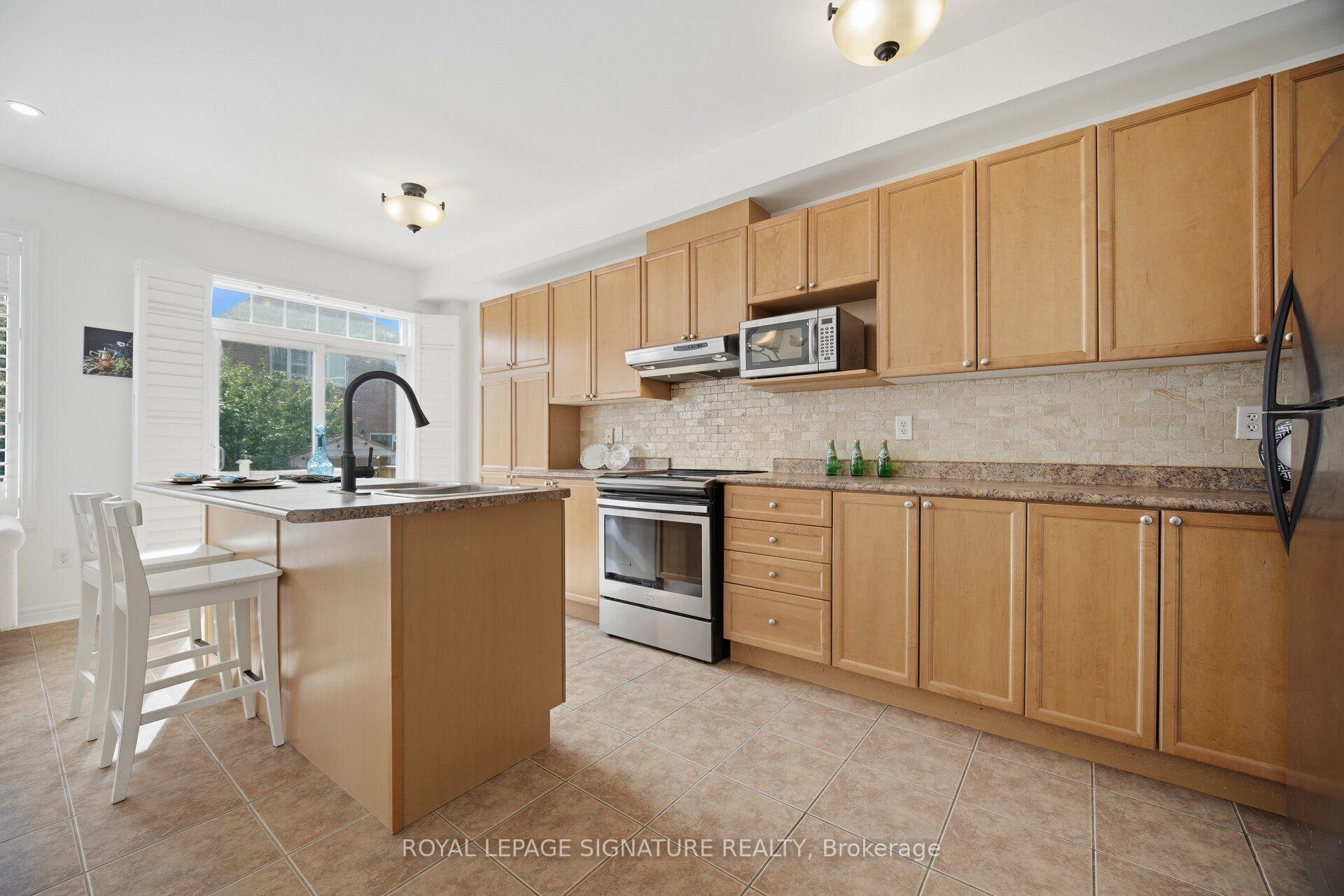 Photo 10 of 3250 Sunlight Street, Mississauga, Churchill Meadows — HOMEH