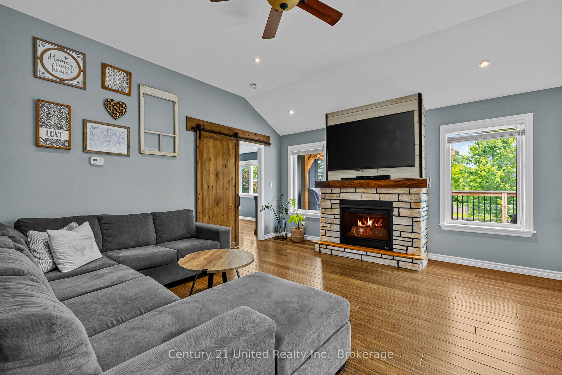 Photo 9 of 929 Mount Pleasant Road, Cavan Monaghan, Cavan Twp — HOMEH