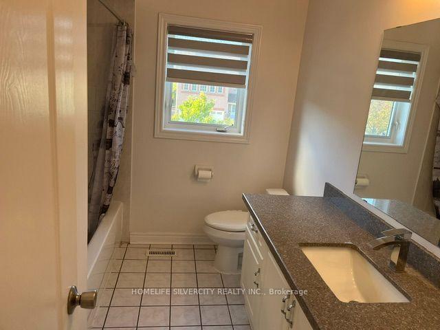 Photo 3 of 2 Nessie Street, Markham, Middlefield — HOMEH