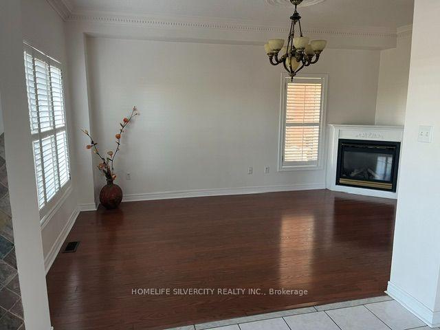 Photo 9 of 2 Nessie Street, Markham, Middlefield — HOMEH