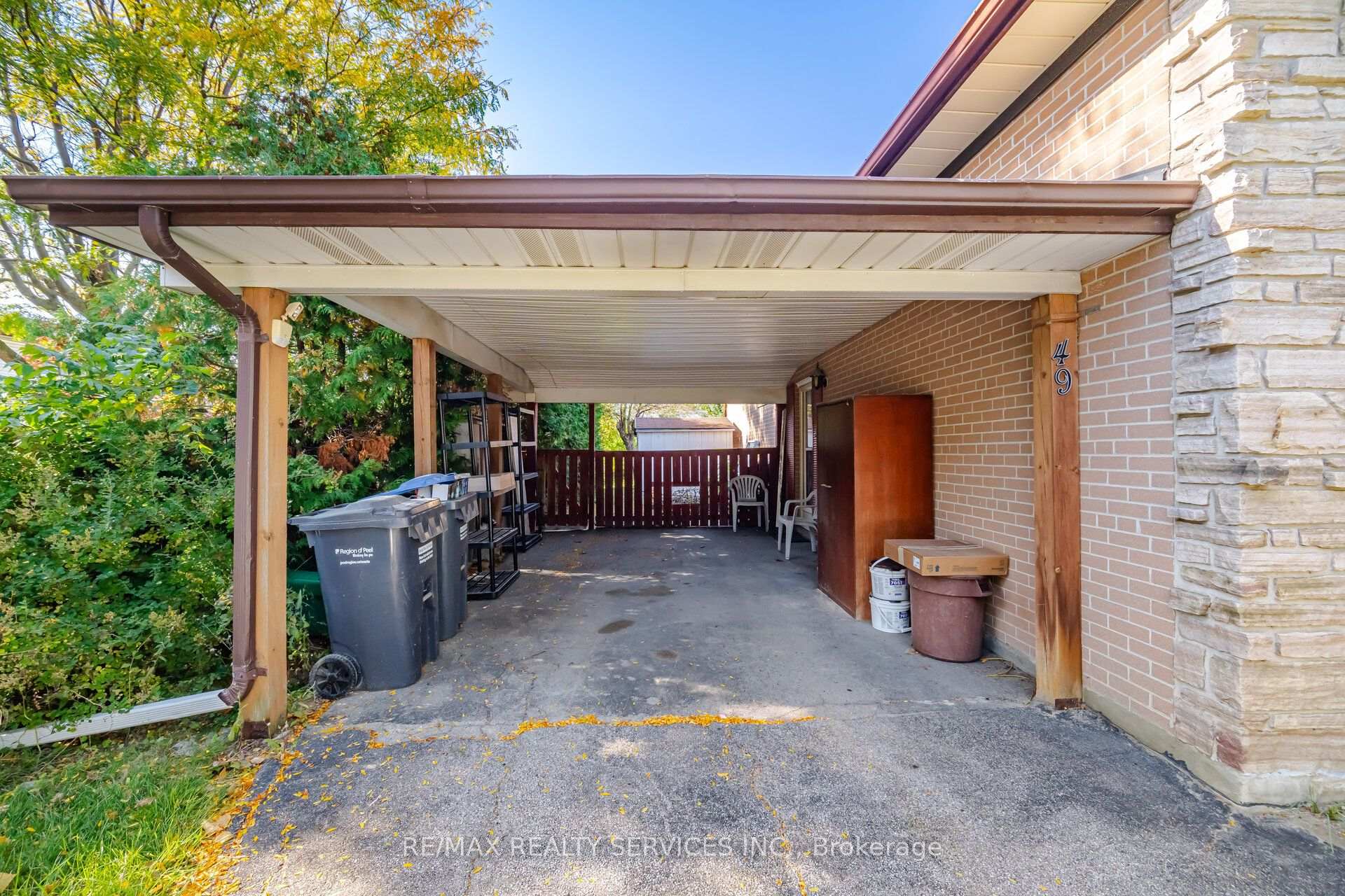 Photo 6 of 49 Ferndale Crescent, Brampton, Brampton East — HOMEH