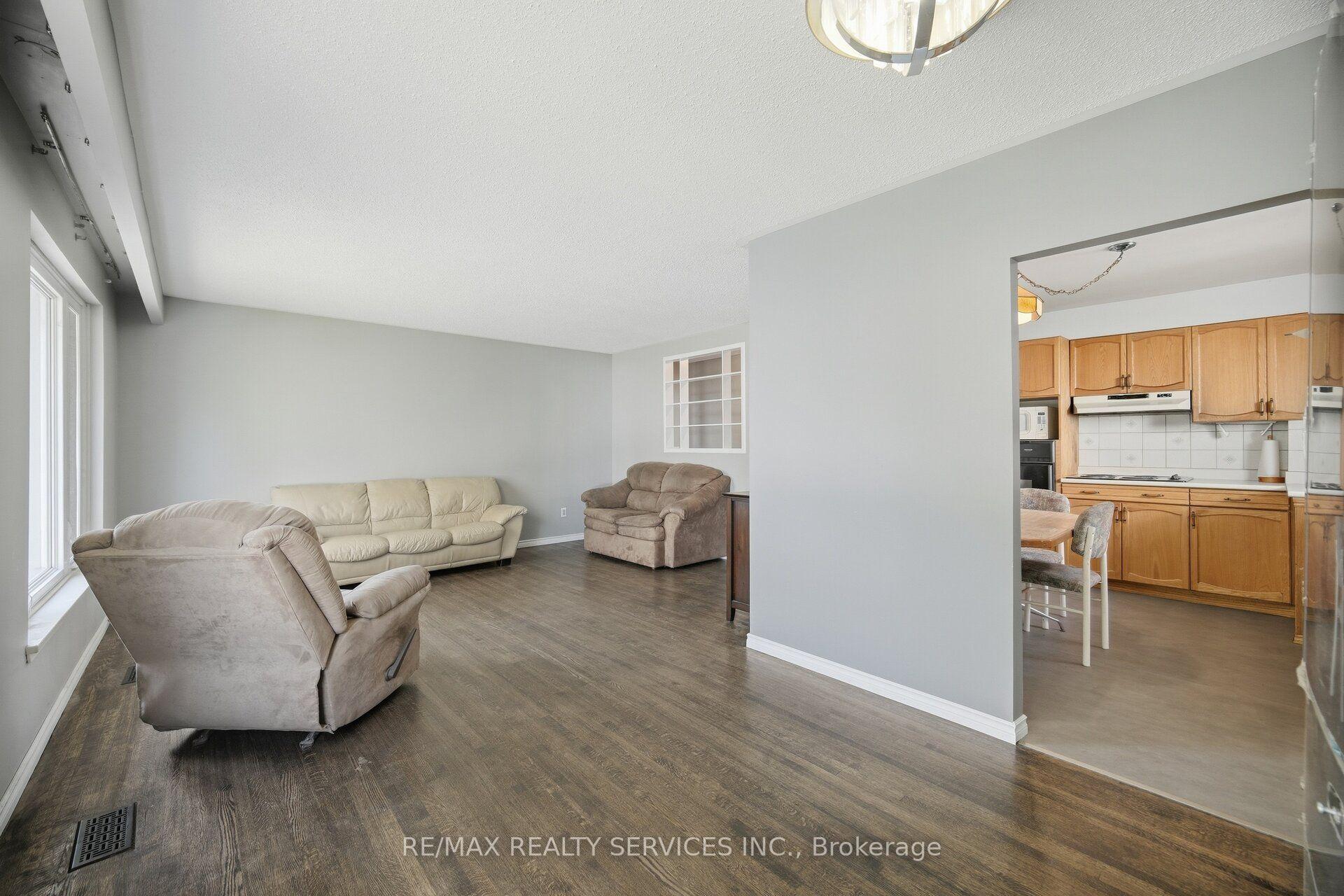 Photo 13 of 49 Ferndale Crescent, Brampton, Brampton East — HOMEH