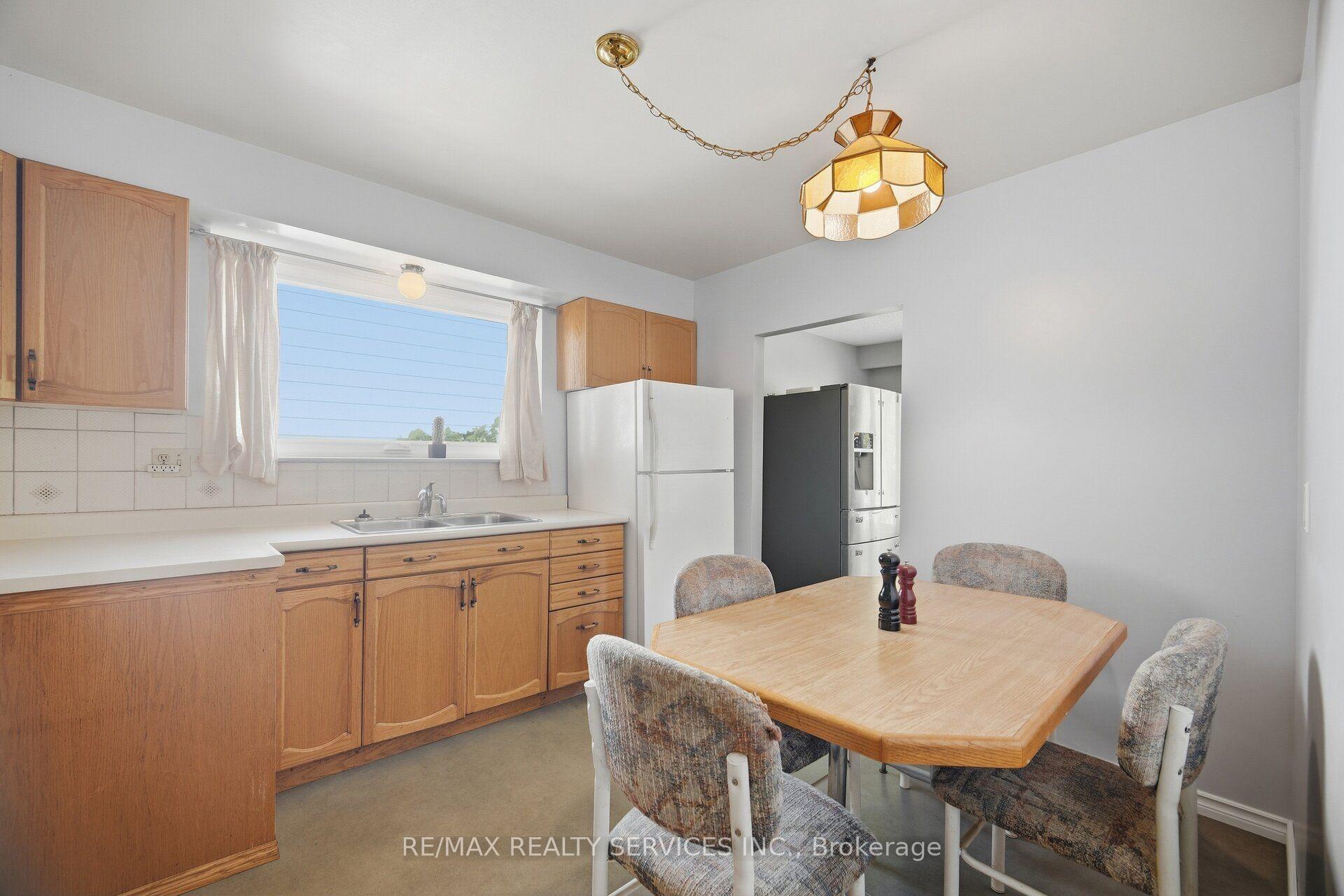 Photo 14 of 49 Ferndale Crescent, Brampton, Brampton East — HOMEH