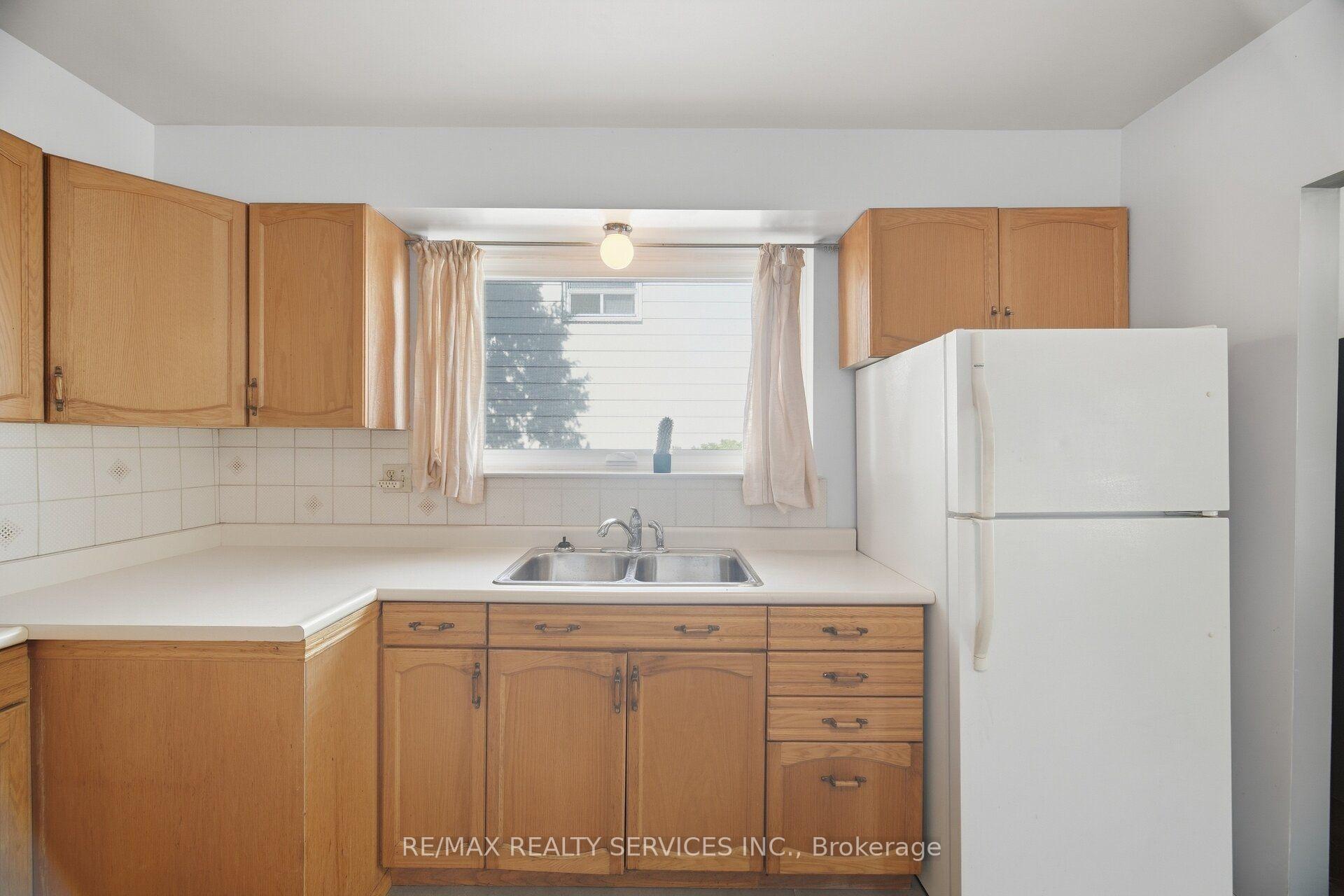 Photo 16 of 49 Ferndale Crescent, Brampton, Brampton East — HOMEH