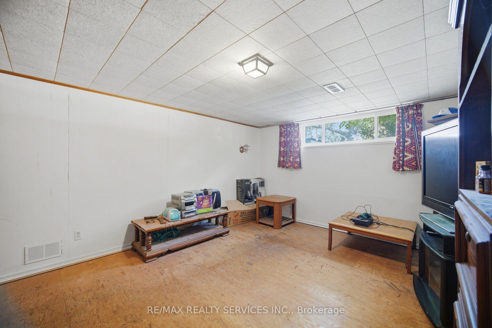 Photo 32 of 49 Ferndale Crescent, Brampton, Brampton East — HOMEH