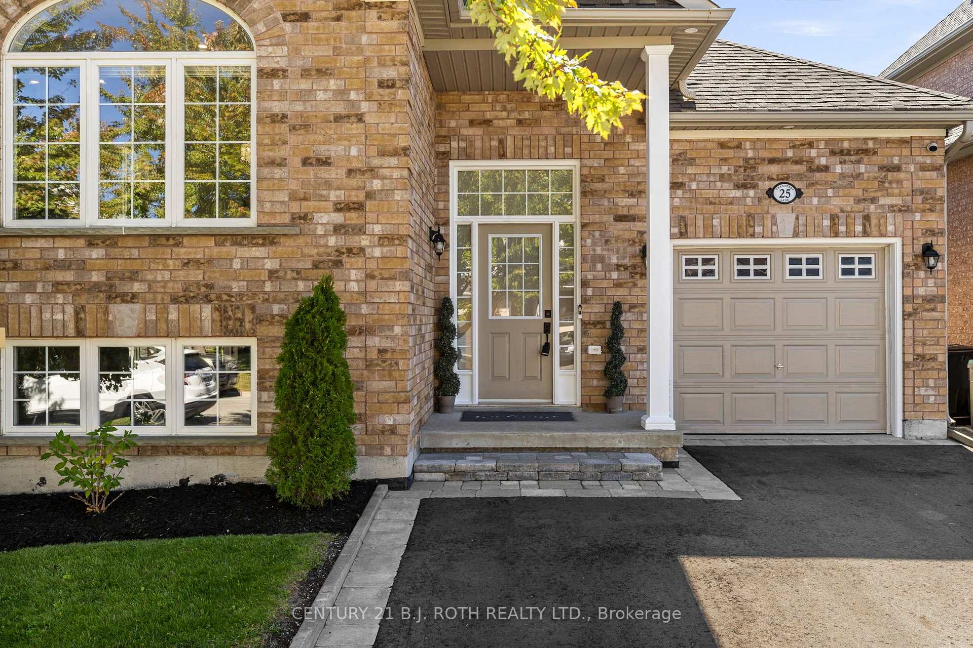Photo 3 of 25 Cranberry Lane, Barrie, Holly — HOMEH