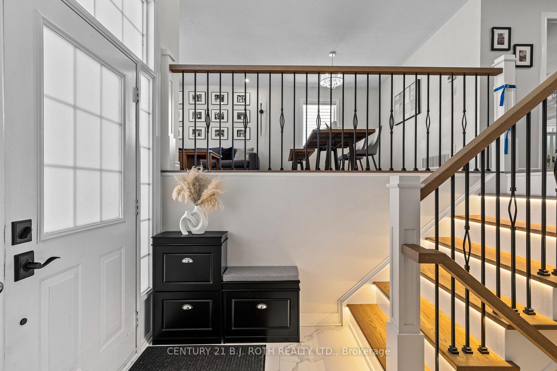 Photo 4 of 25 Cranberry Lane, Barrie, Holly — HOMEH