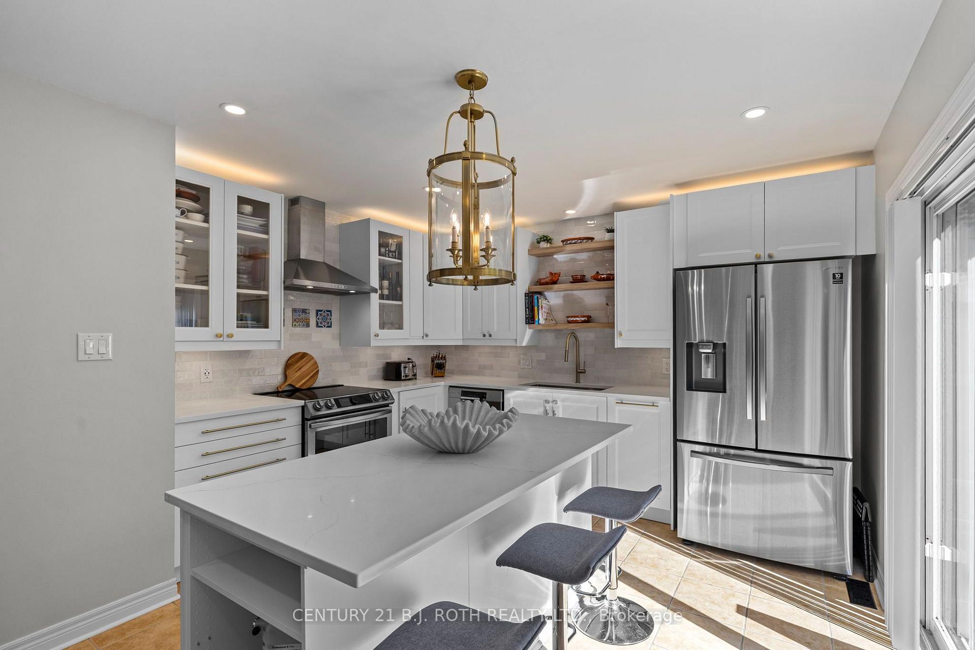 Photo 11 of 25 Cranberry Lane, Barrie, Holly — HOMEH