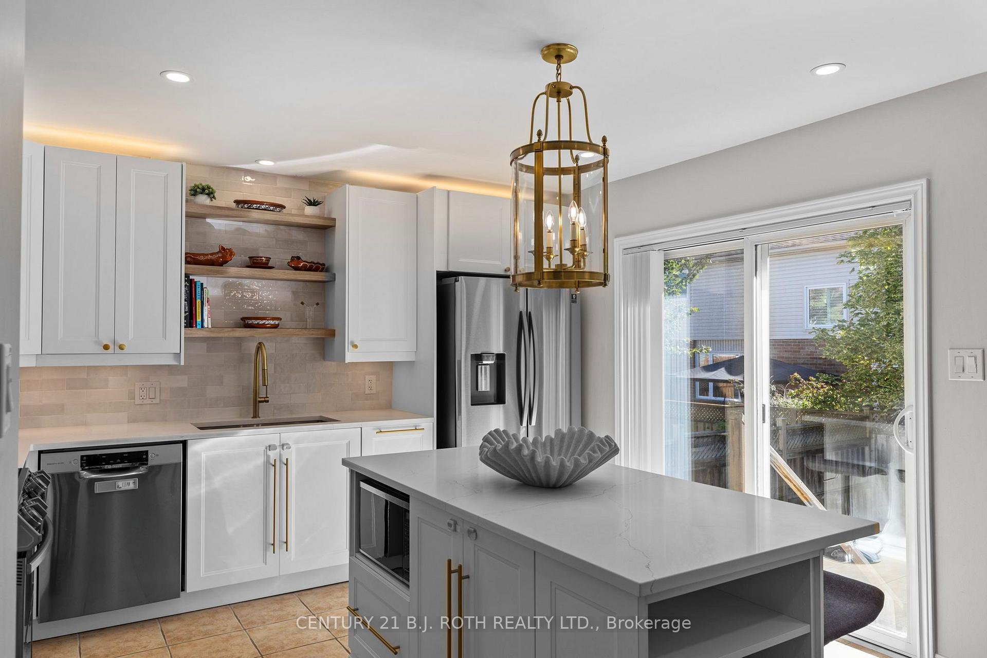 Photo 13 of 25 Cranberry Lane, Barrie, Holly — HOMEH