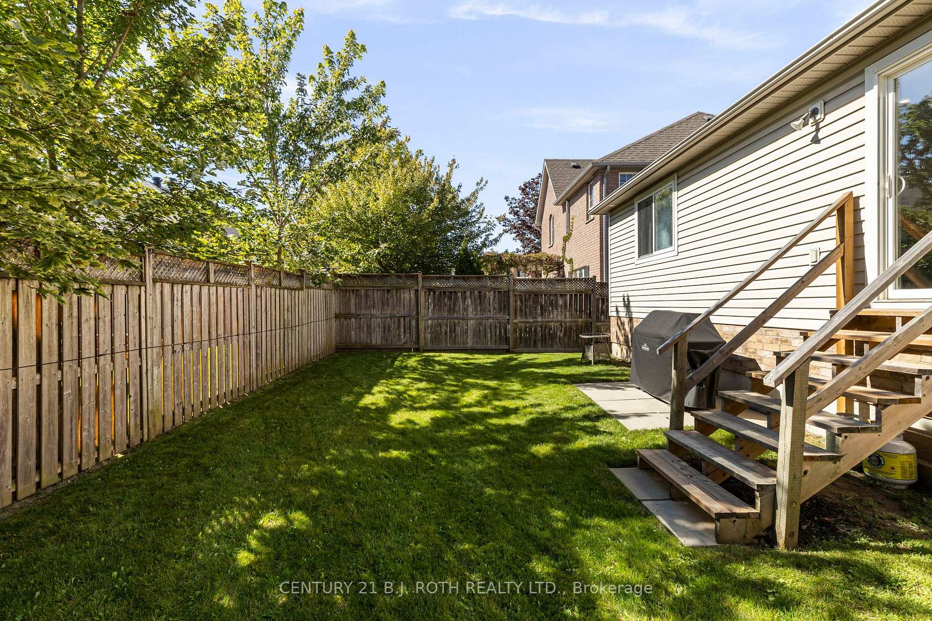Photo 21 of 25 Cranberry Lane, Barrie, Holly — HOMEH