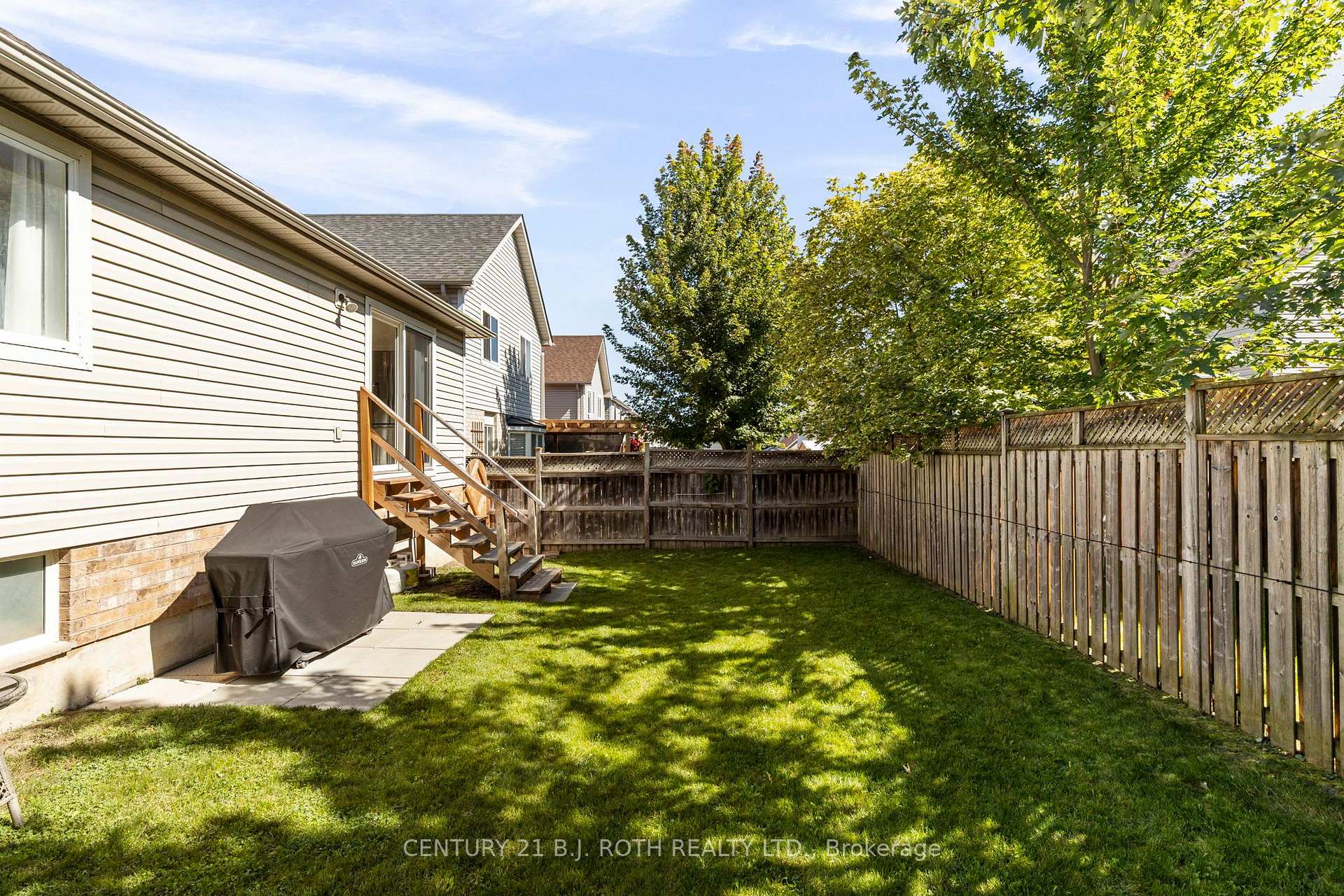 Photo 22 of 25 Cranberry Lane, Barrie, Holly — HOMEH