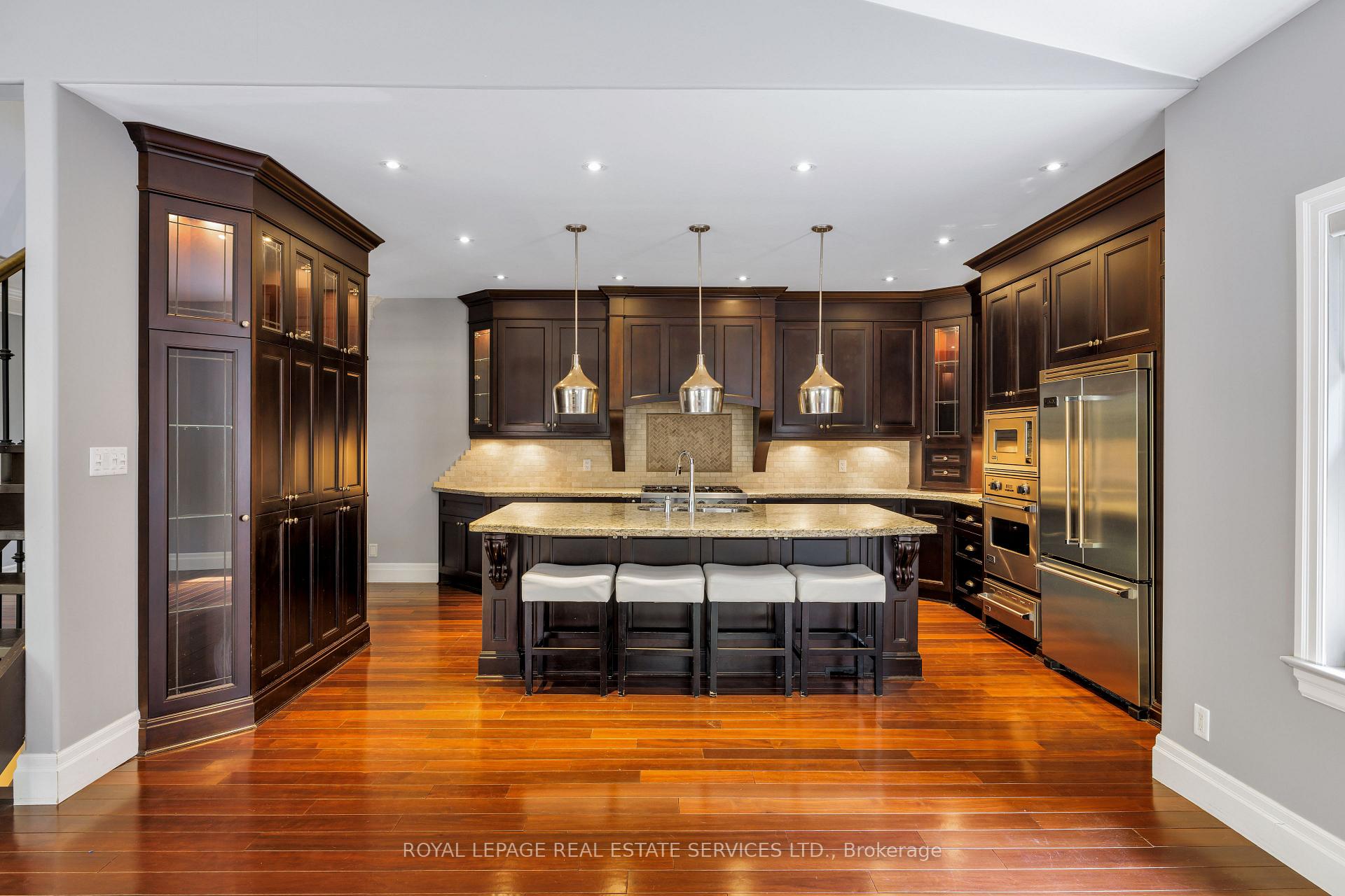 Photo 4 of 1387 Willowdown Road, Oakville, Southwest — HOMEH