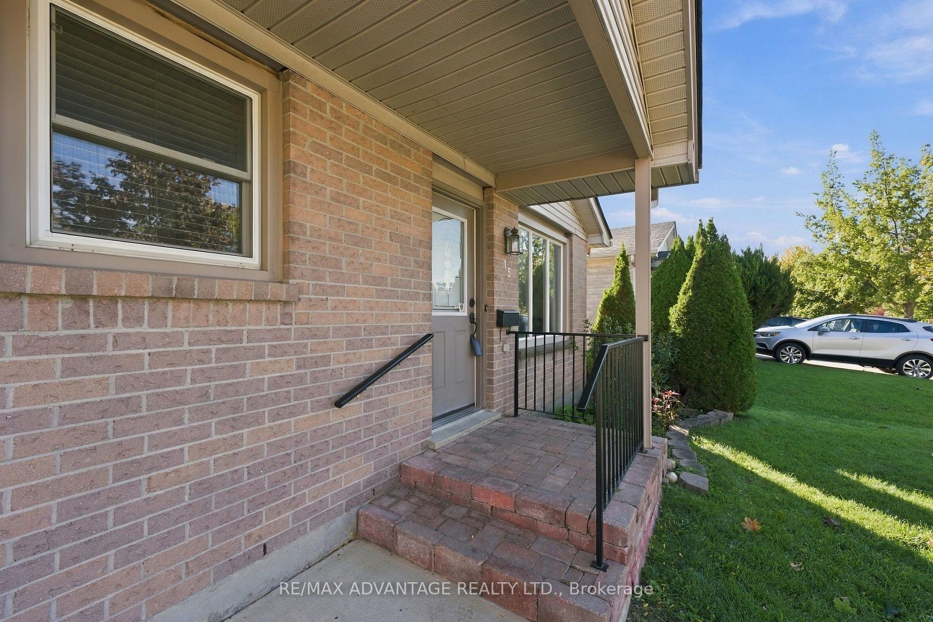 Photo 4 of 15 Cheswick Circle, London, South X — HOMEH