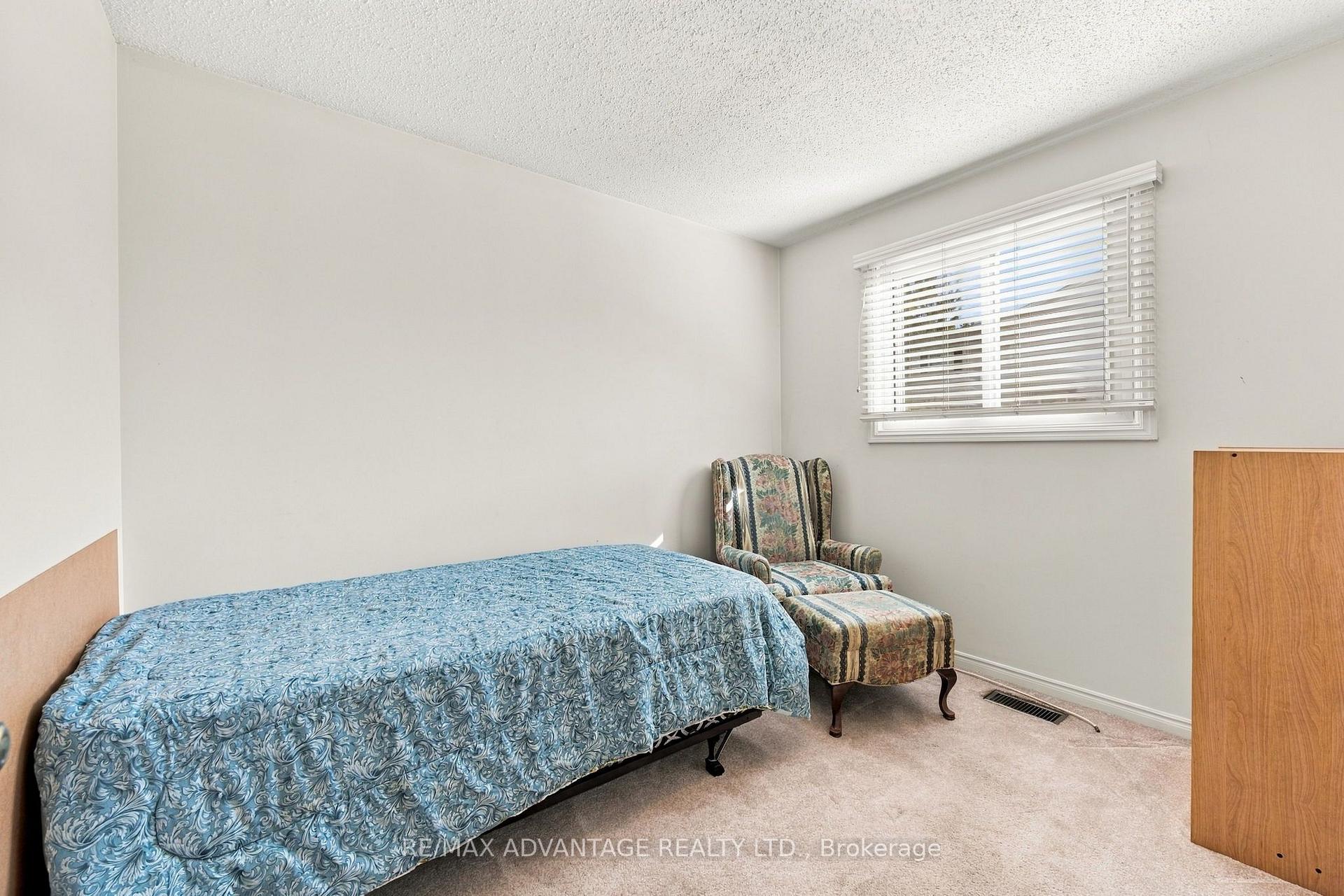Photo 15 of 15 Cheswick Circle, London, South X — HOMEH