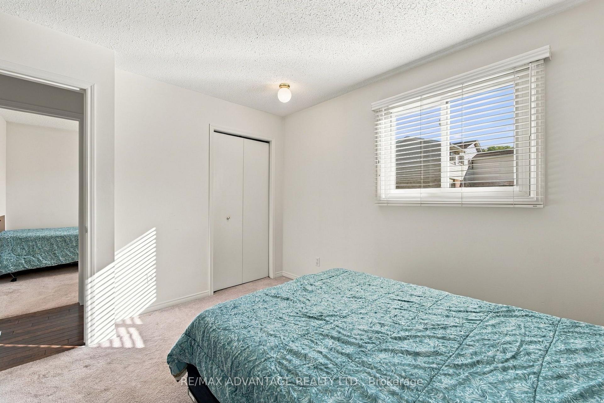 Photo 18 of 15 Cheswick Circle, London, South X — HOMEH