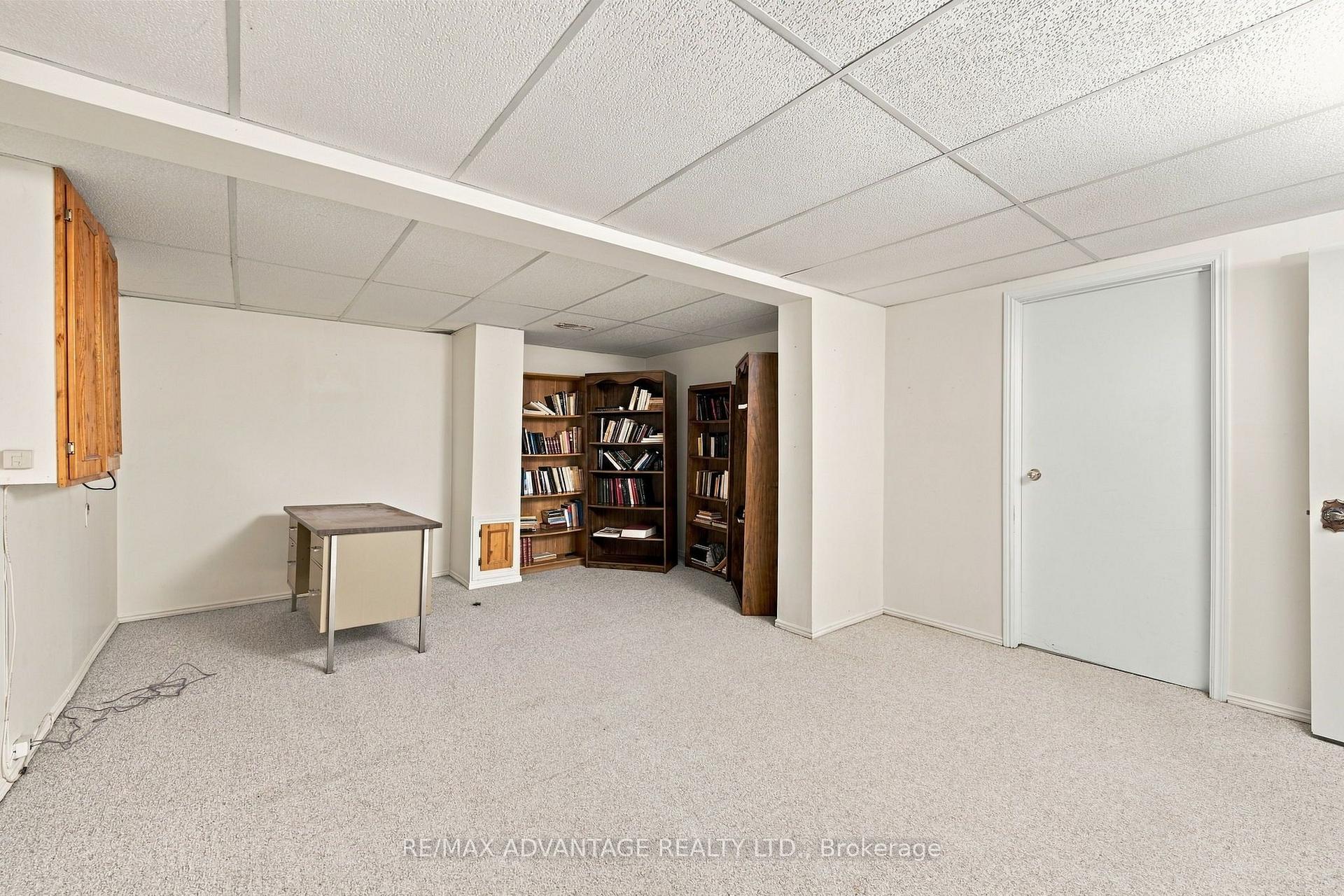 Photo 24 of 15 Cheswick Circle, London, South X — HOMEH