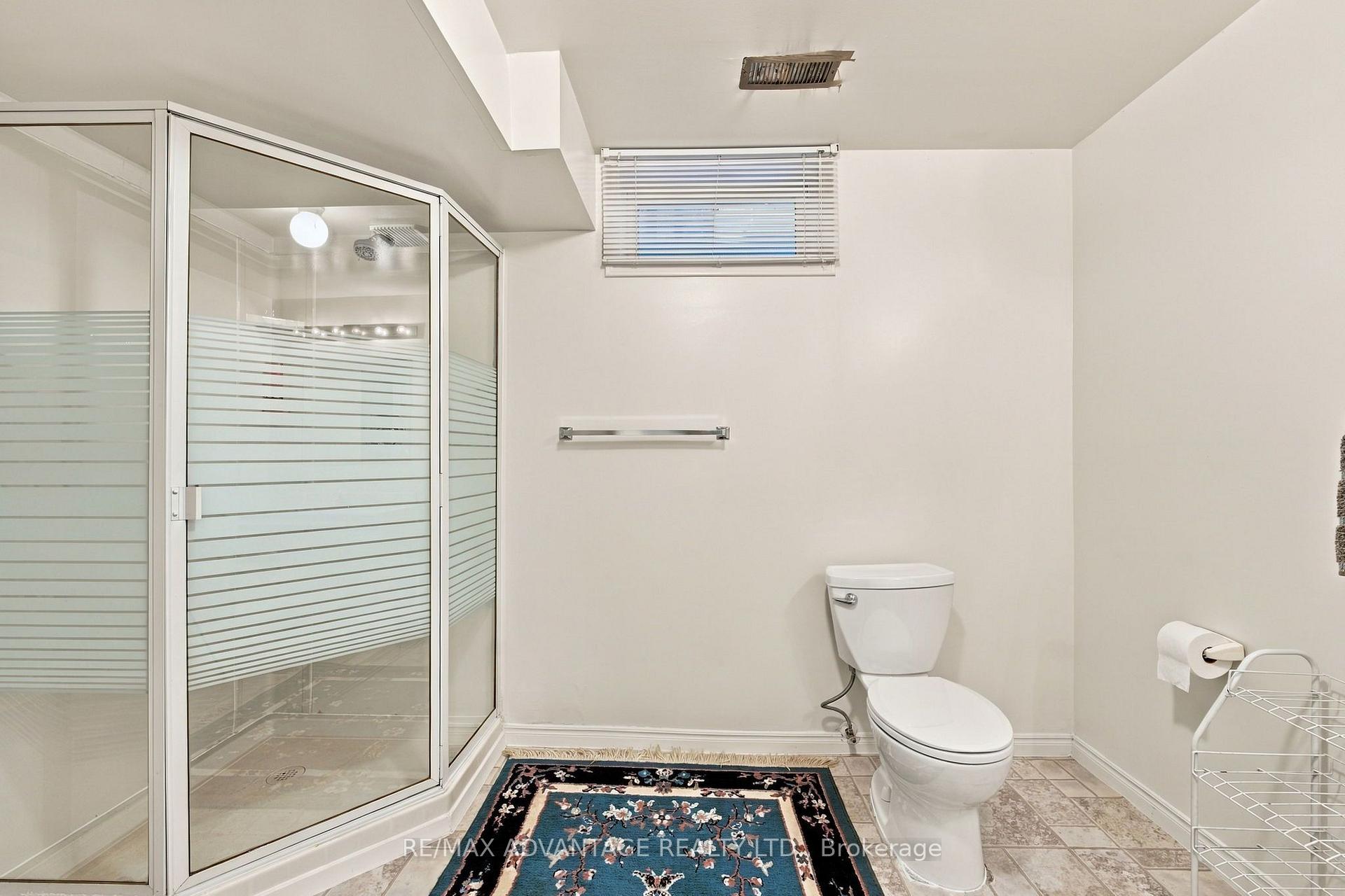 Photo 27 of 15 Cheswick Circle, London, South X — HOMEH