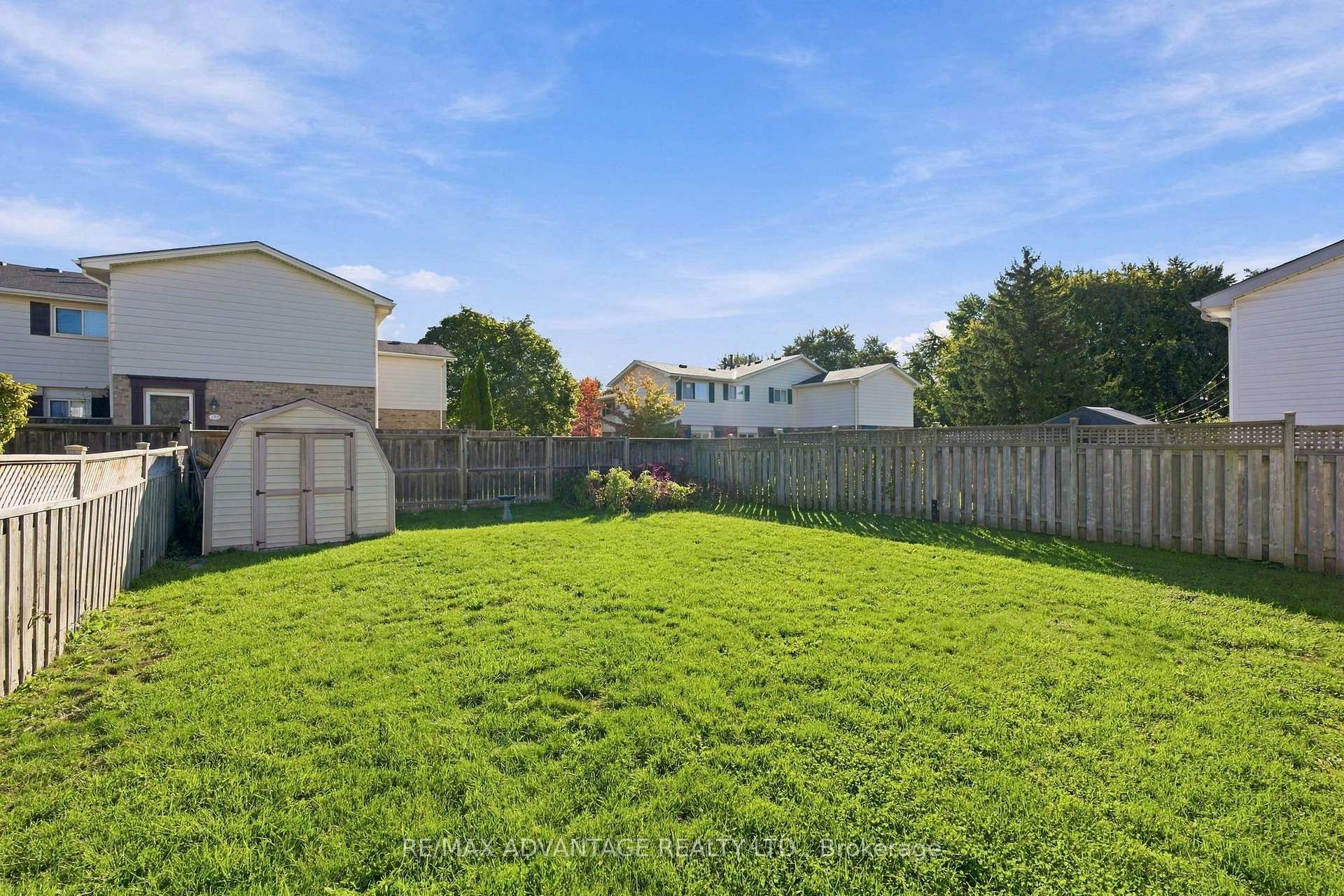 Photo 29 of 15 Cheswick Circle, London, South X — HOMEH