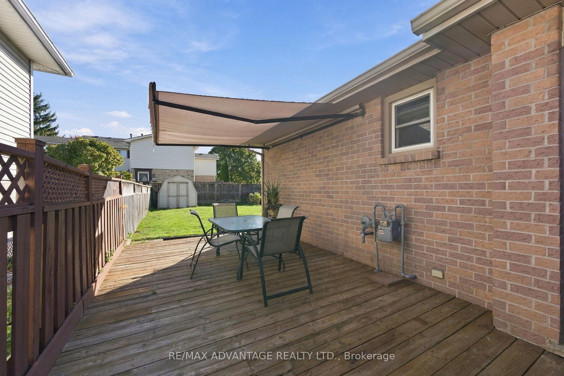 Photo 33 of 15 Cheswick Circle, London, South X — HOMEH