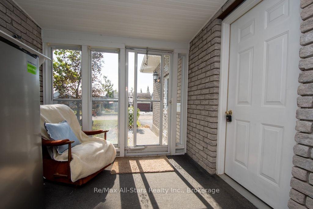 Photo 5 of 41 Cedartree Lane, Kawartha Lakes, Bobcaygeon — HOMEH