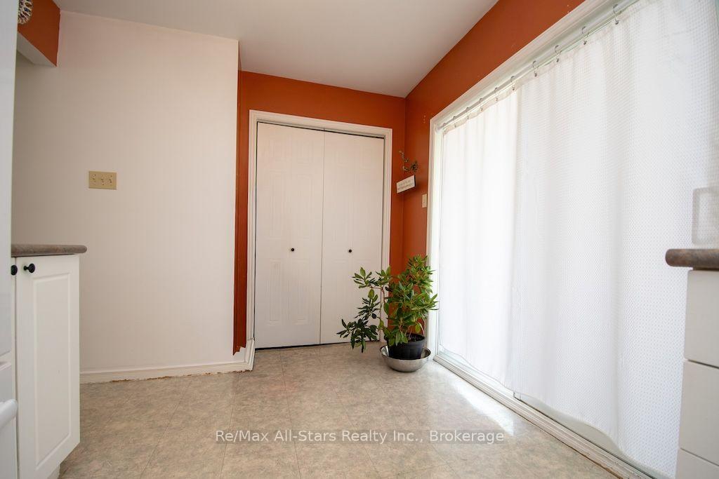 Photo 14 of 41 Cedartree Lane, Kawartha Lakes, Bobcaygeon — HOMEH