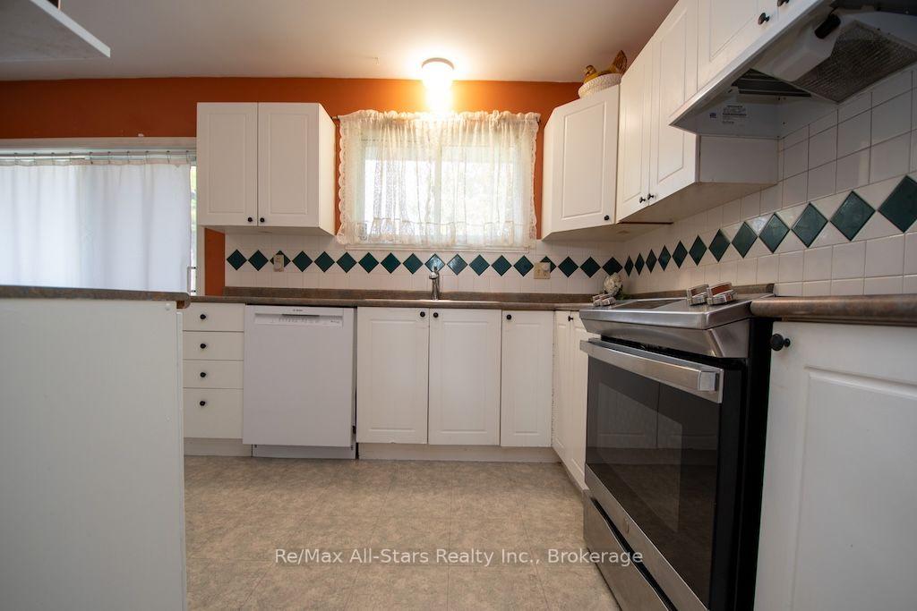 Photo 16 of 41 Cedartree Lane, Kawartha Lakes, Bobcaygeon — HOMEH