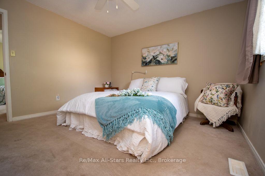 Photo 20 of 41 Cedartree Lane, Kawartha Lakes, Bobcaygeon — HOMEH