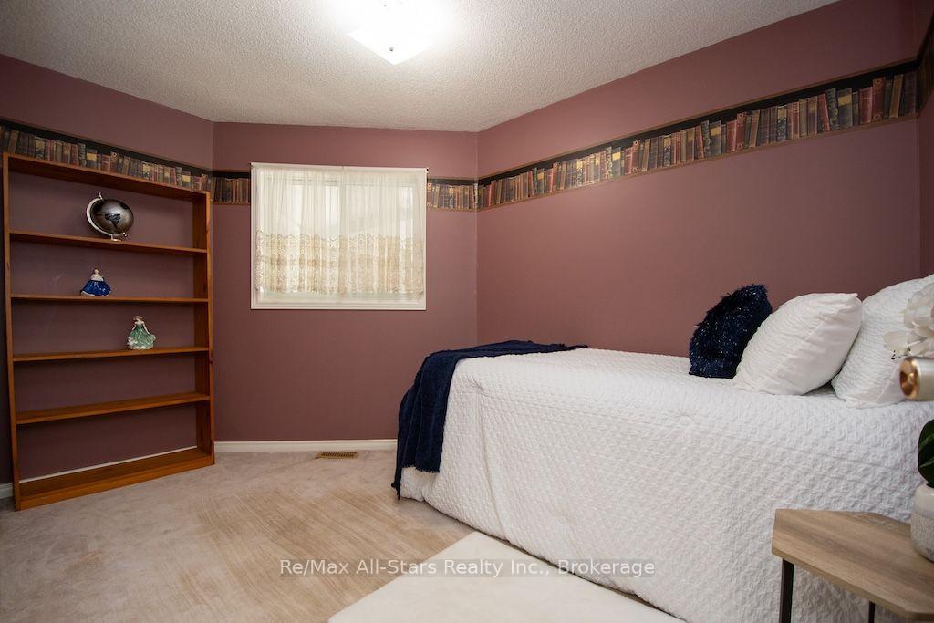 Photo 22 of 41 Cedartree Lane, Kawartha Lakes, Bobcaygeon — HOMEH