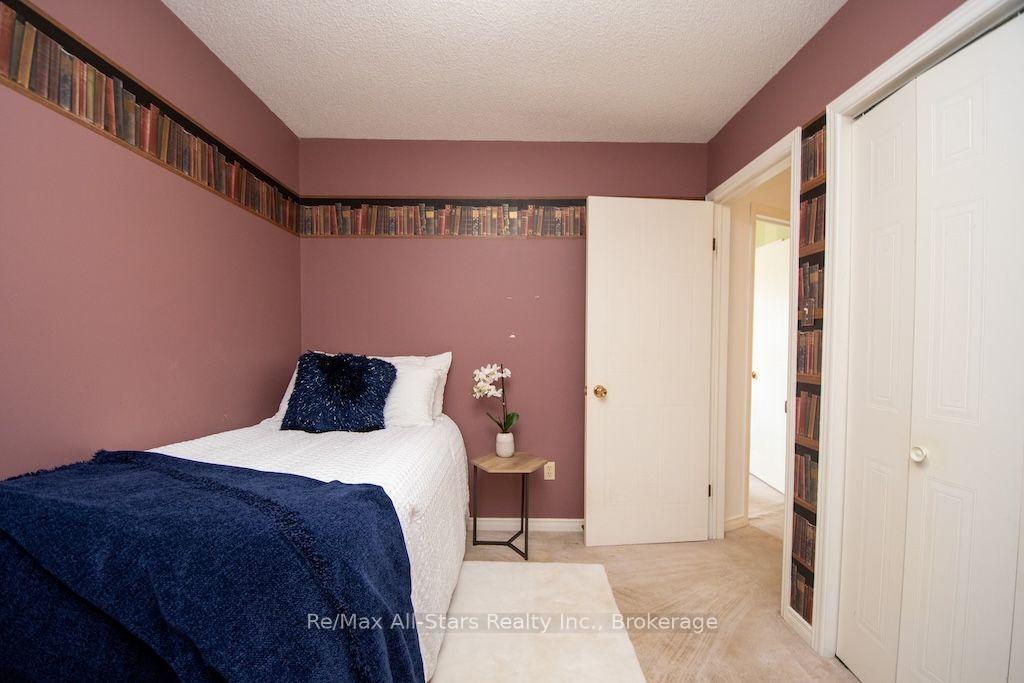 Photo 23 of 41 Cedartree Lane, Kawartha Lakes, Bobcaygeon — HOMEH