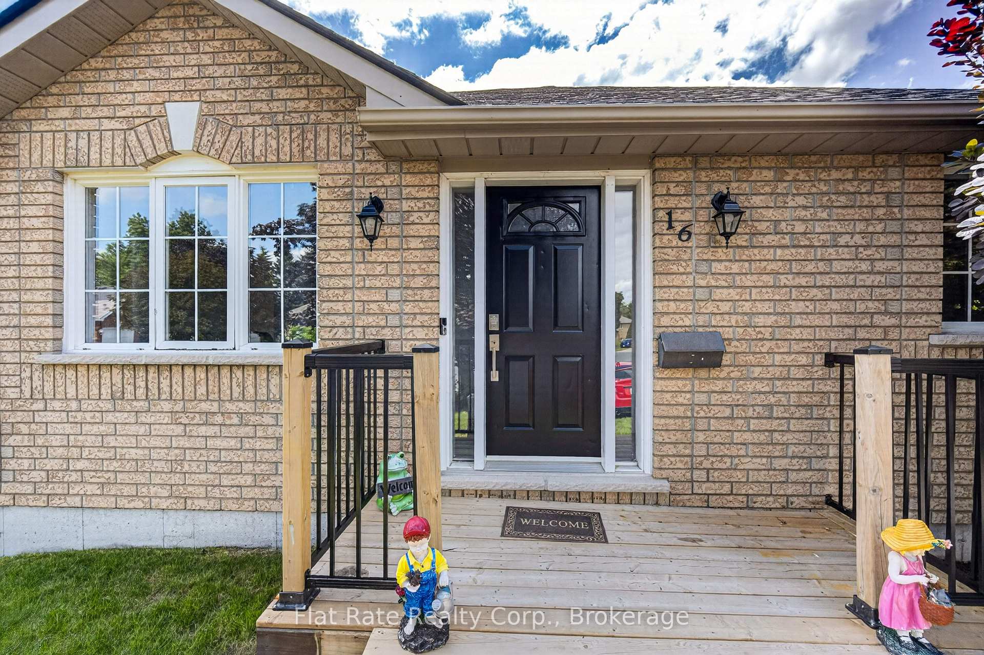 Photo 3 of 16 Ferguson Place, Peterborough, Northcrest Ward 5 — HOMEH