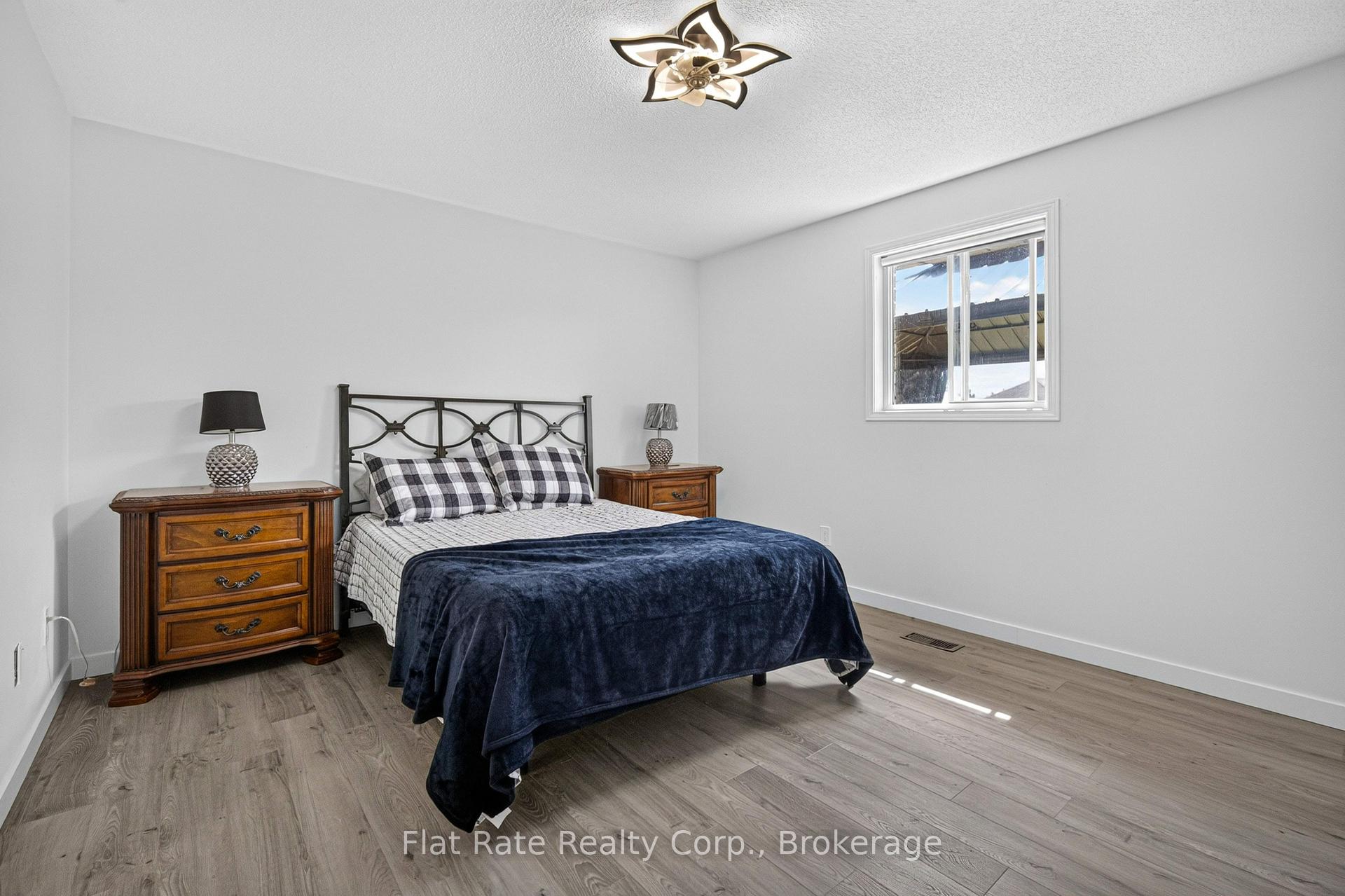 Photo 10 of 16 Ferguson Place, Peterborough, Northcrest Ward 5 — HOMEH