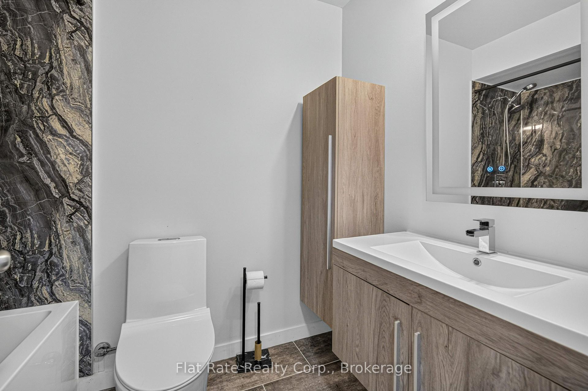 Photo 13 of 16 Ferguson Place, Peterborough, Northcrest Ward 5 — HOMEH