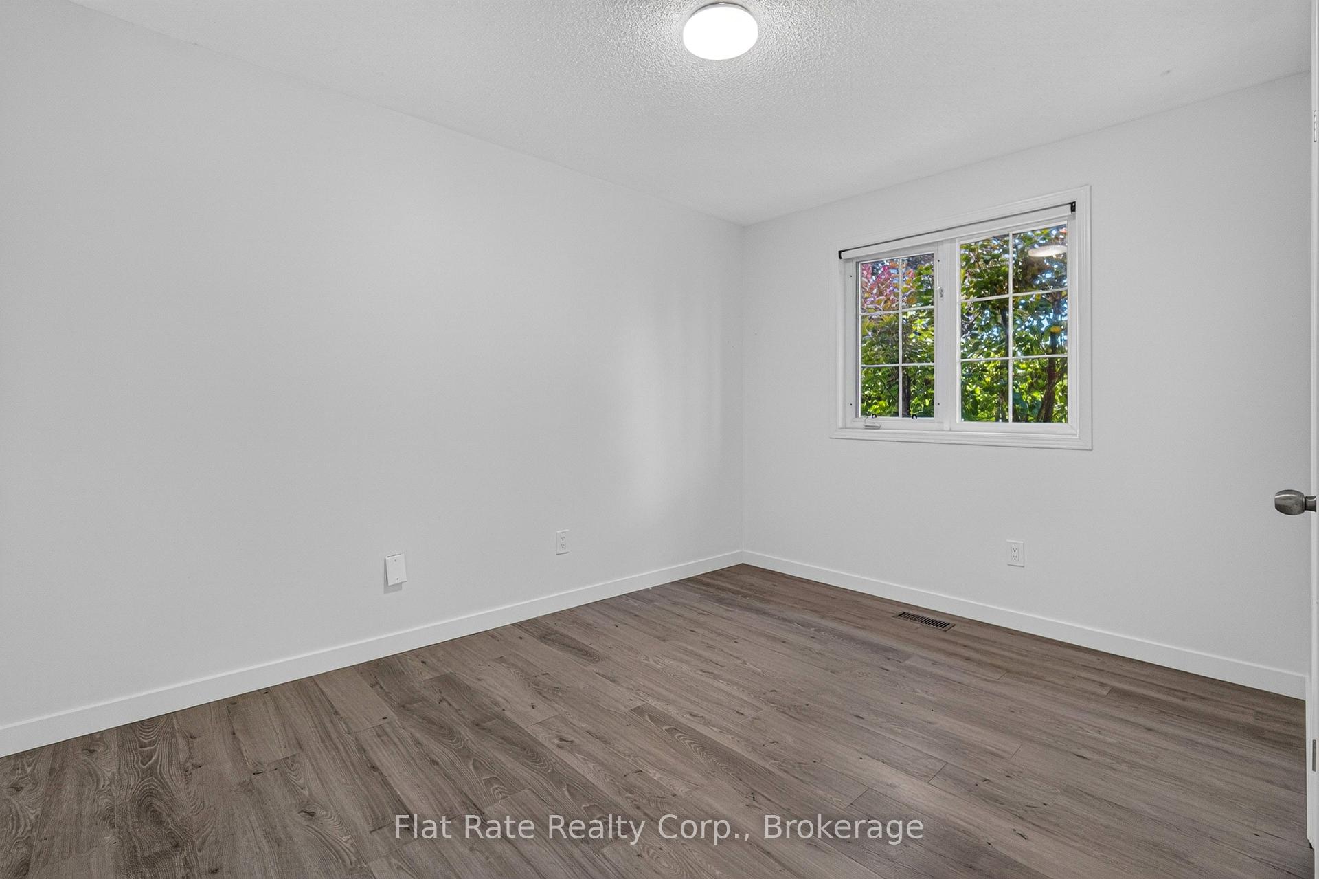 Photo 14 of 16 Ferguson Place, Peterborough, Northcrest Ward 5 — HOMEH