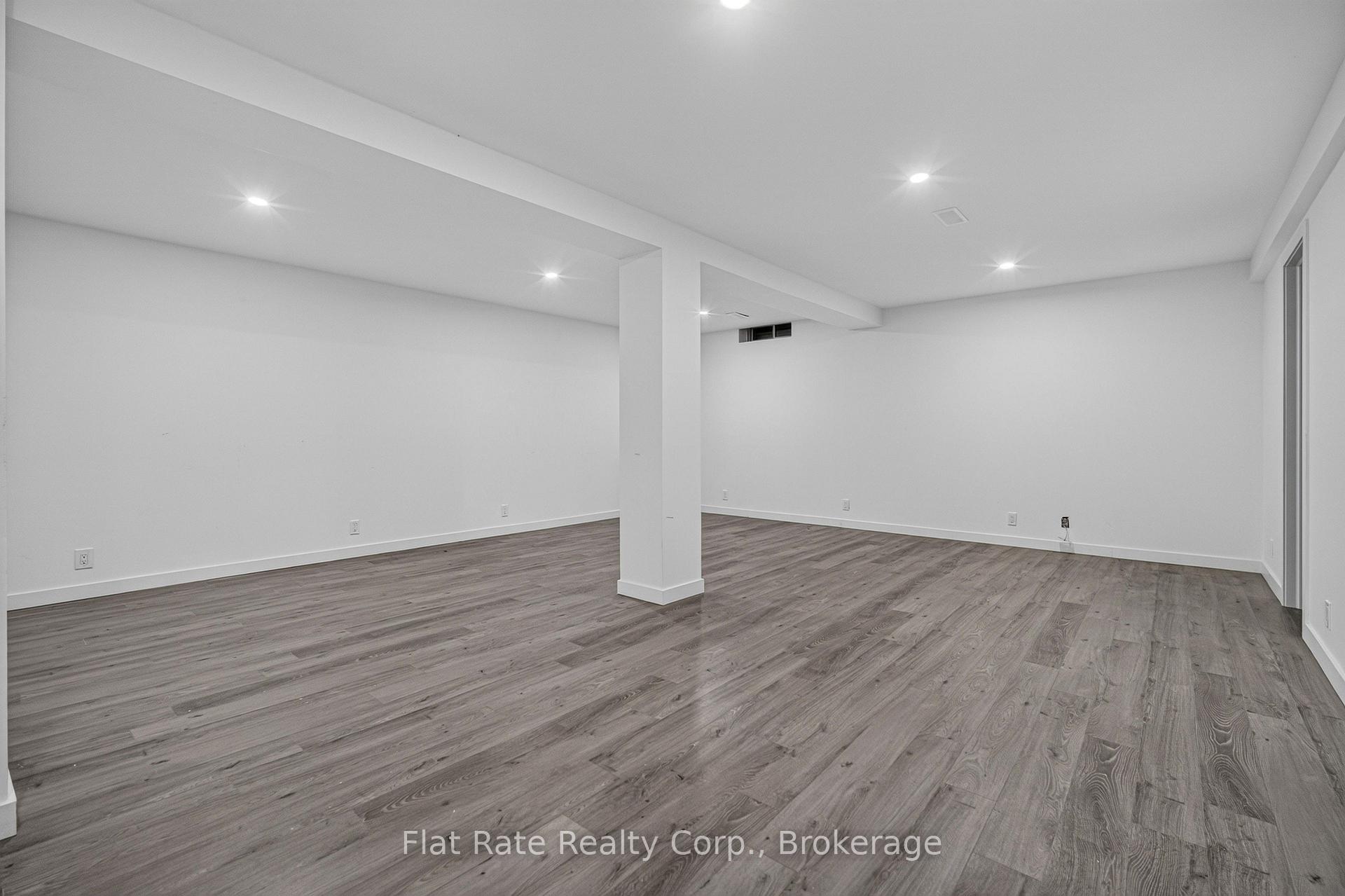 Photo 21 of 16 Ferguson Place, Peterborough, Northcrest Ward 5 — HOMEH
