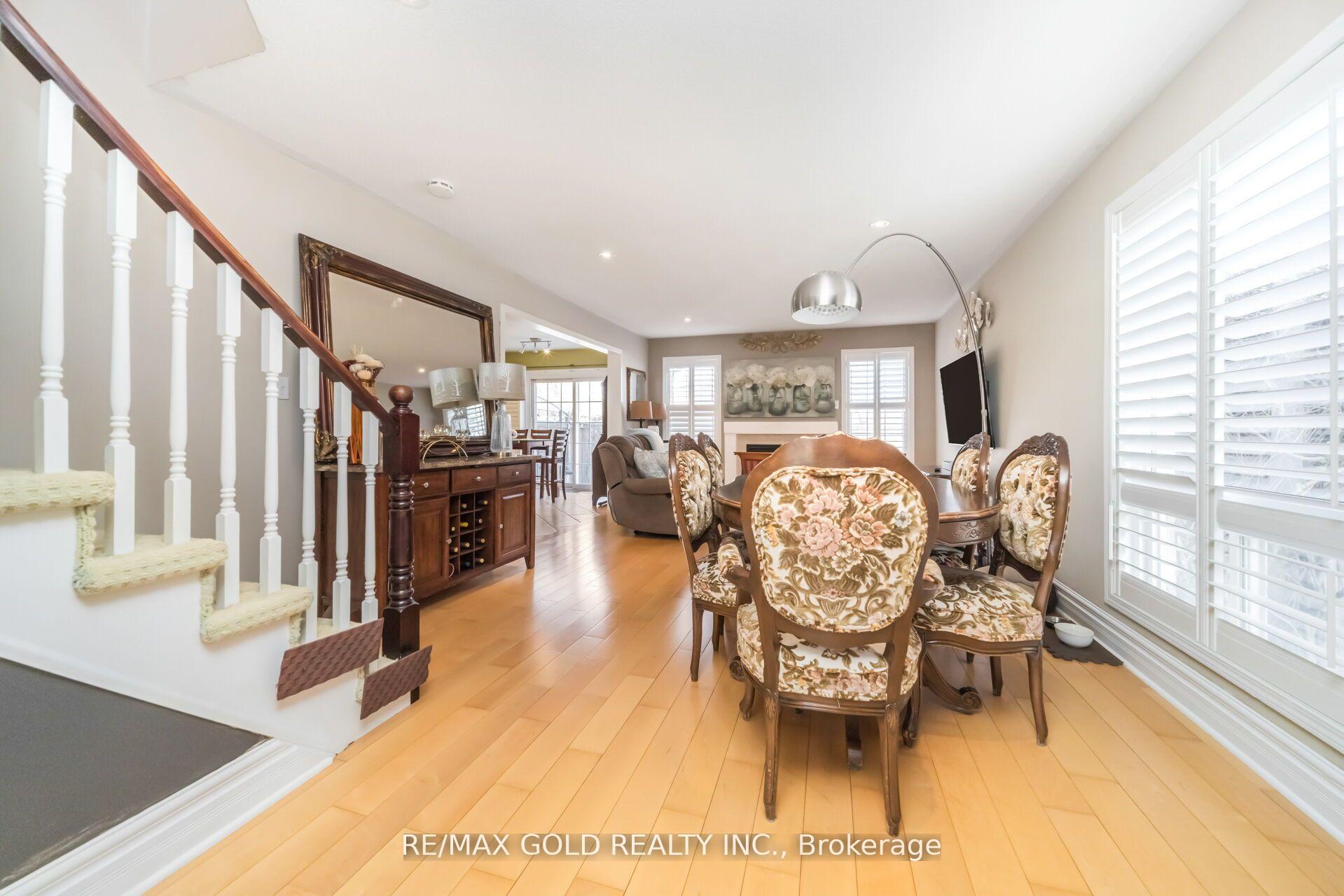 Photo 8 of 70 Sweetwood Circle, Brampton, Fletcher's Meadow — HOMEH