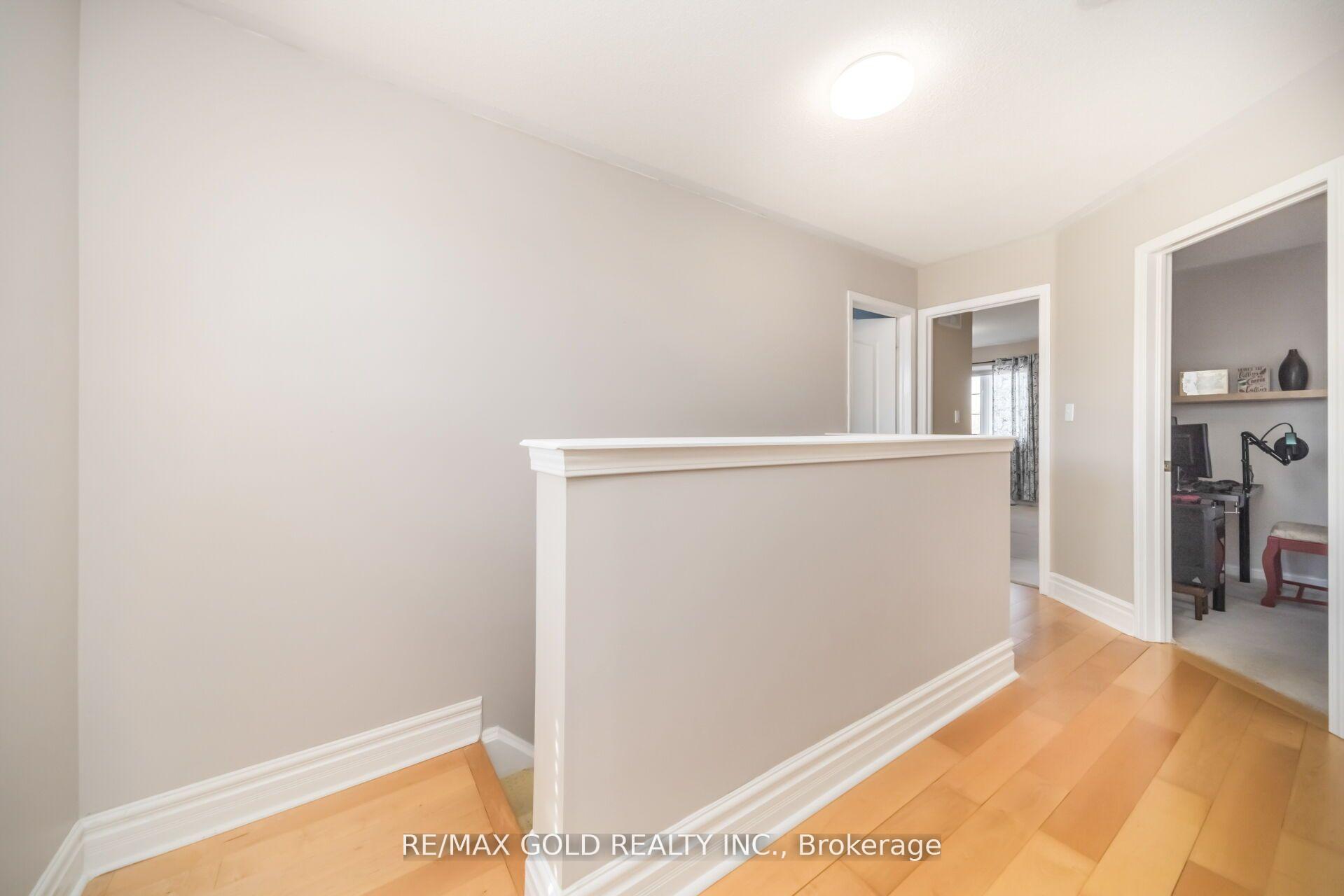 Photo 22 of 70 Sweetwood Circle, Brampton, Fletcher's Meadow — HOMEH